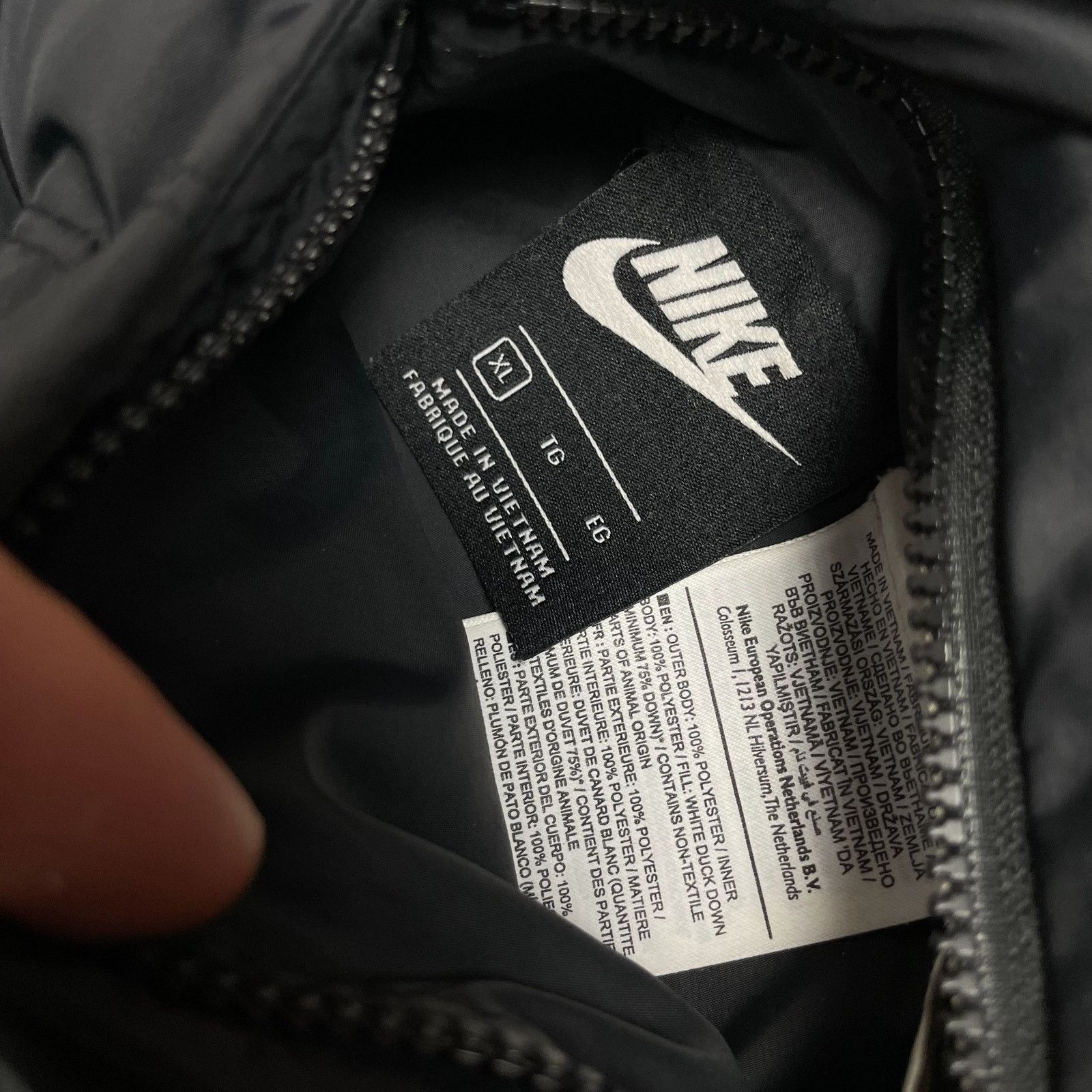 Nike Nike Women Black/White Full Zip Reversible Down Fill Vest XL Size XL / US 12-14 / IT 48-50 - 8 Thumbnail