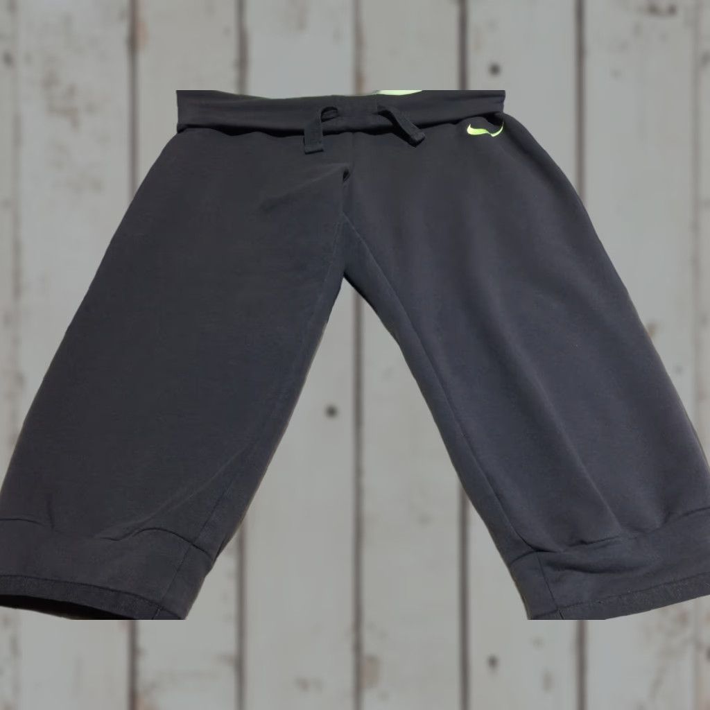 Nike Nike Women's Capri Pants Small Gray Activewear Workout Running Yoga Pilates Size 28" / US 6 / IT 42 - 1 Thumbnail