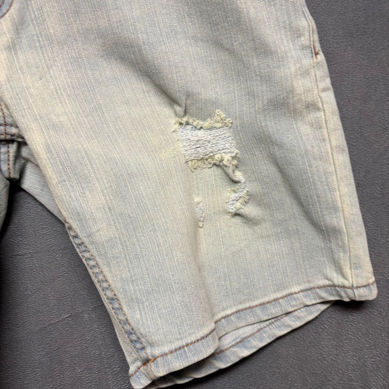 Ring Of Fire Ring Of Fire Distress Ripper Jorts Denim Shorts Blue Bleach Size US 30 / EU 46 - 6 Thumbnail