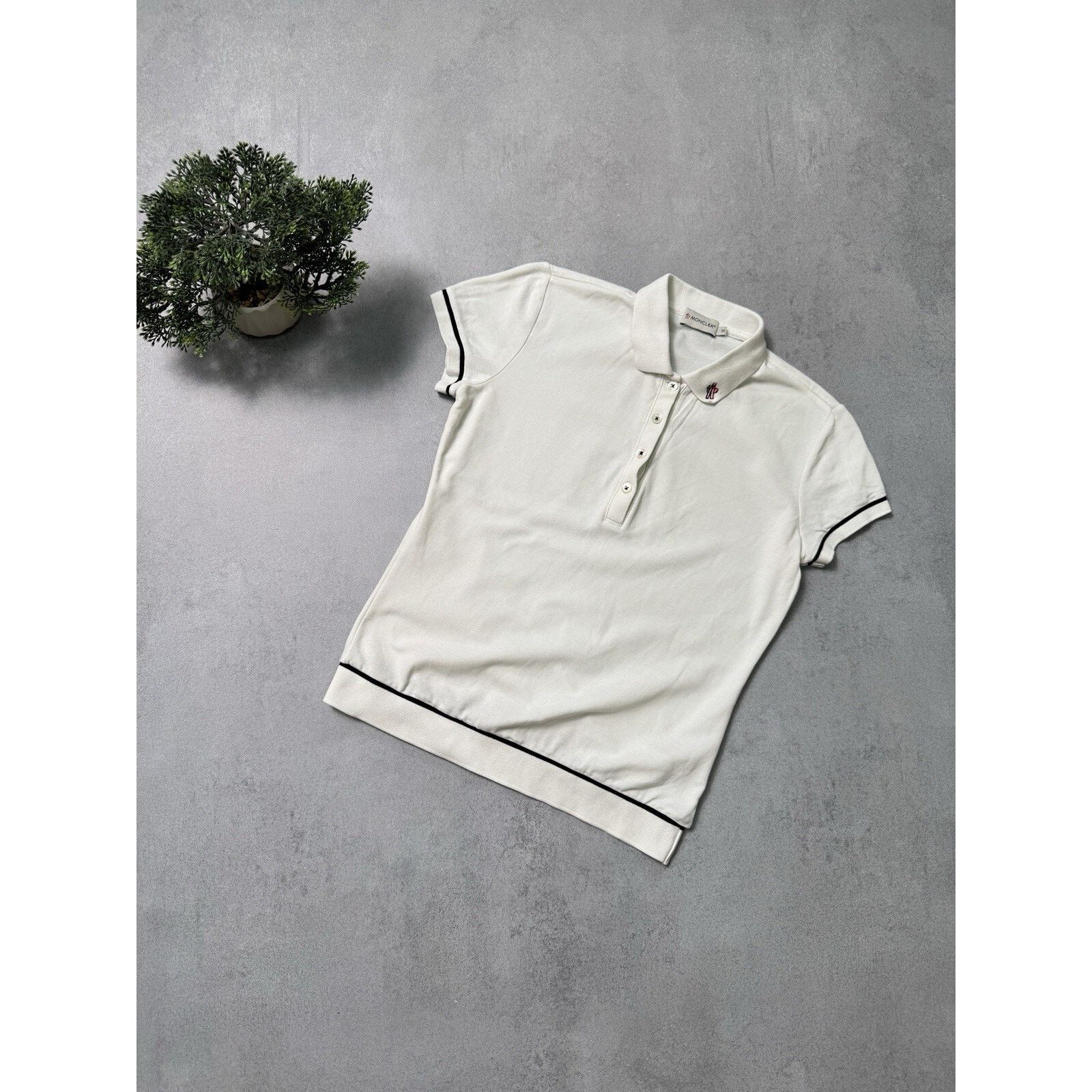 Moncler Moncler Women Polo T Shirt Collar Logo Size S White Size S / US 4 / IT 40 - 1 Thumbnail
