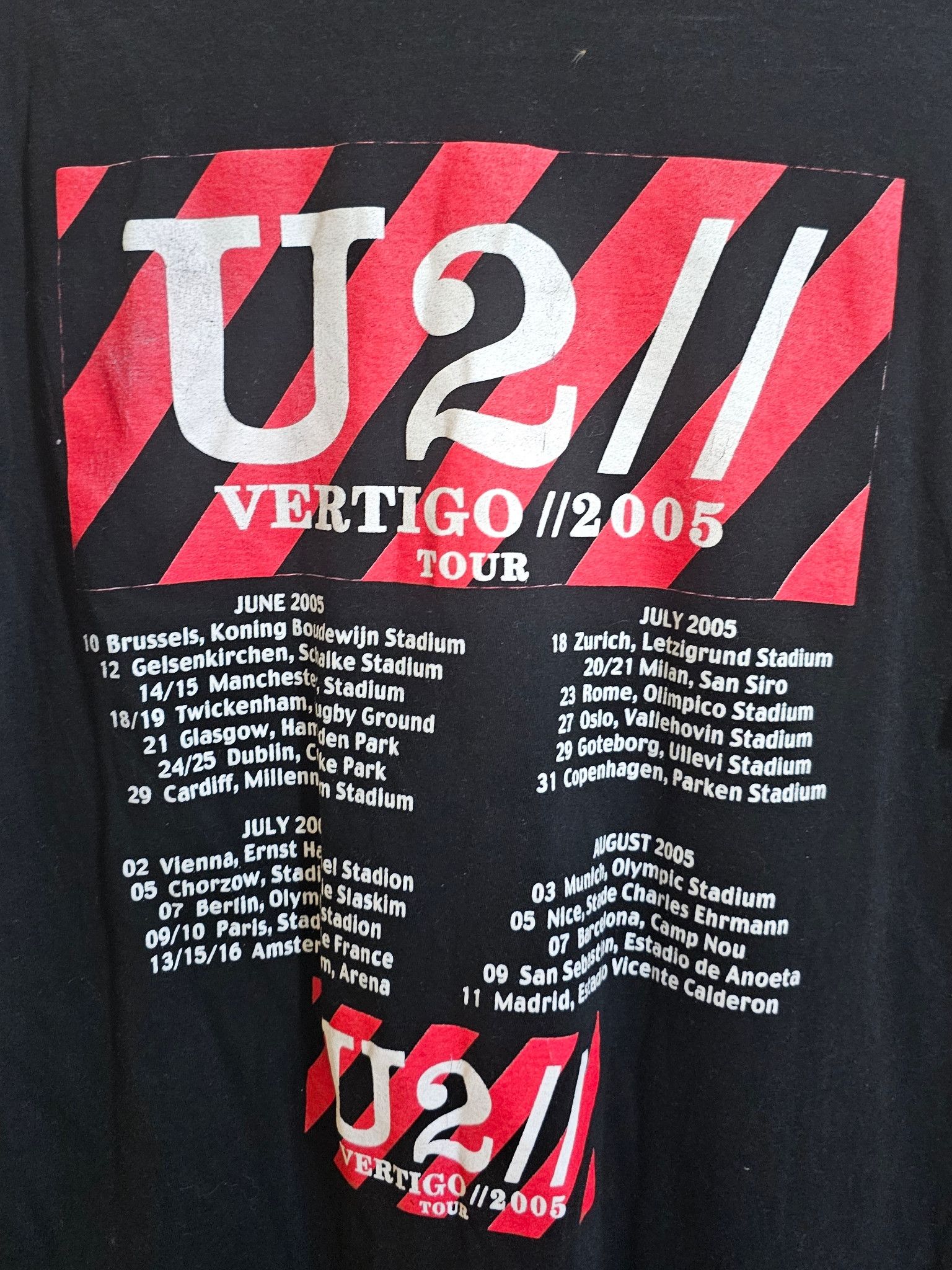 Band Tees U2 Vertigo Tour 2005 Tee Size US L / EU 52-54 / 3 - 4 Thumbnail