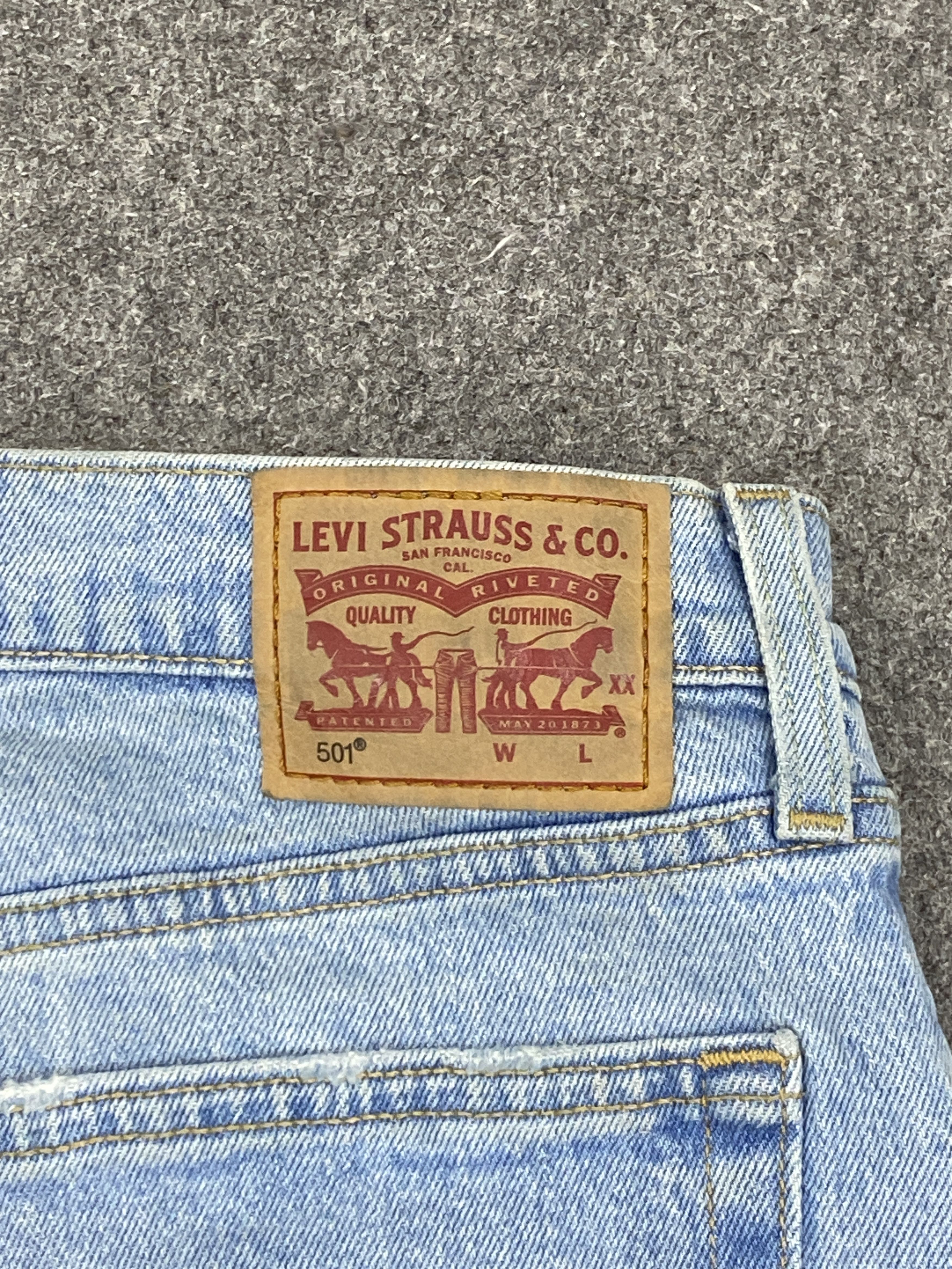 Levi's Vintage Levis 501 Light Wash Blue Jeans DP2755 Size US 32 / EU 48 - 5 Thumbnail