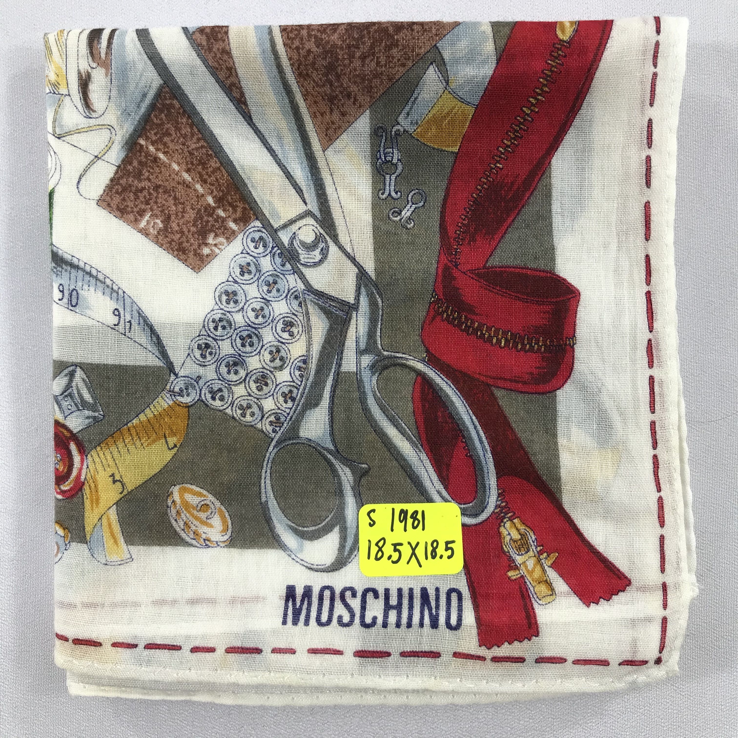 Vintage Vintage Moschino Bandana / Handkerchief / Neckerchief -S1981 Size ONE SIZE - 5 Thumbnail
