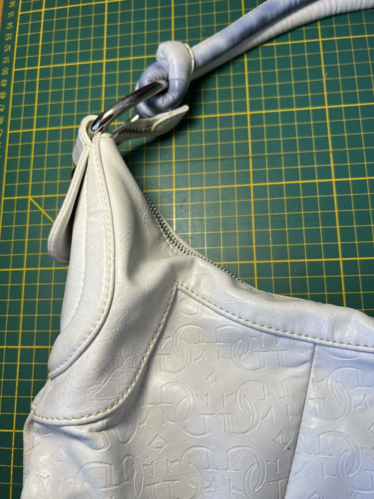 Guess Vintage large Guess embossed leather monogram hobo bag Size ONE SIZE - 13 Thumbnail