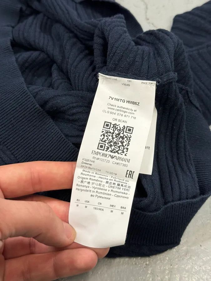 Emporio Armani 2000s Emporio Armani Navy Pleats Sweater Size US S / EU 44-46 / 1 - 6 Thumbnail