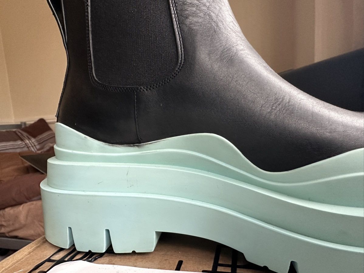 Bottega Veneta Bottega Veneta Tire Ankle Chelsea Boot 'Black Blue' Size US 6 / EU 39 - 13 Thumbnail