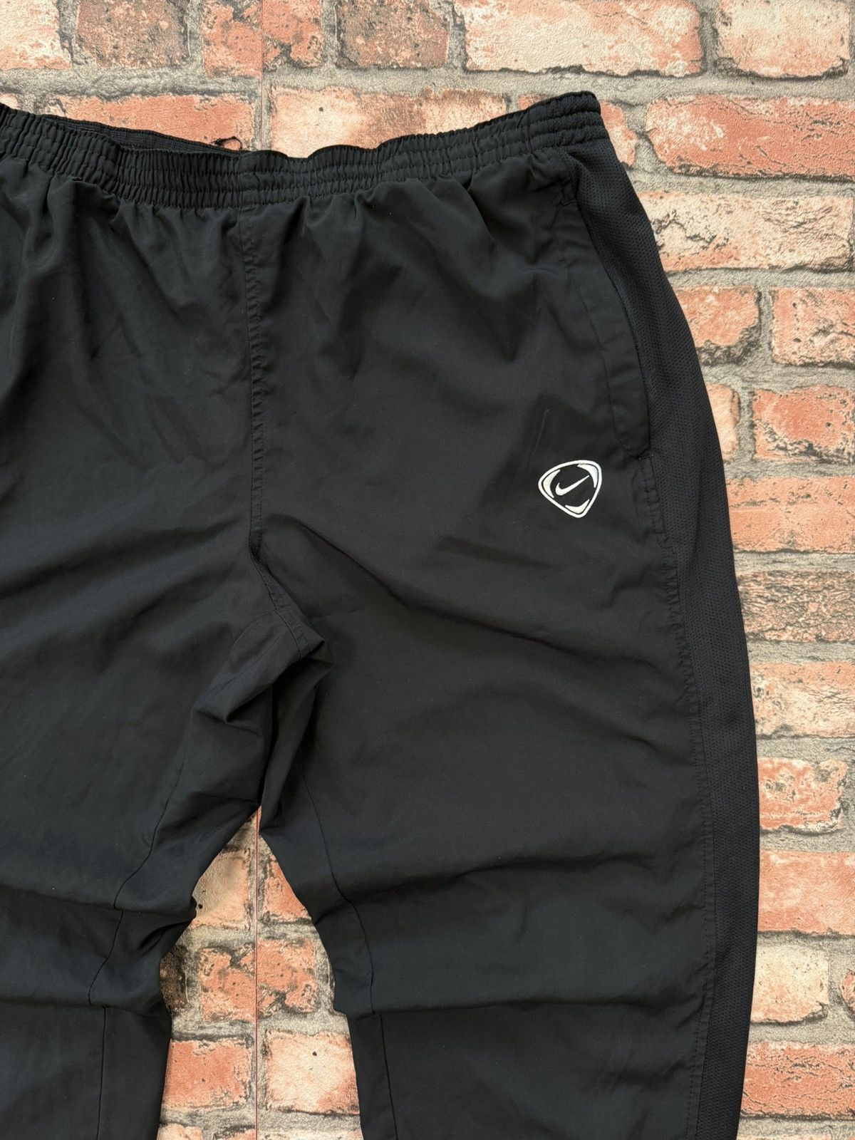 Nike 90’s NIKE RARE SWOOSH LOGO Y2K RETRO NYLON VINTAGE ZIP PANTS Size US 34 / EU 50 - 3 Thumbnail