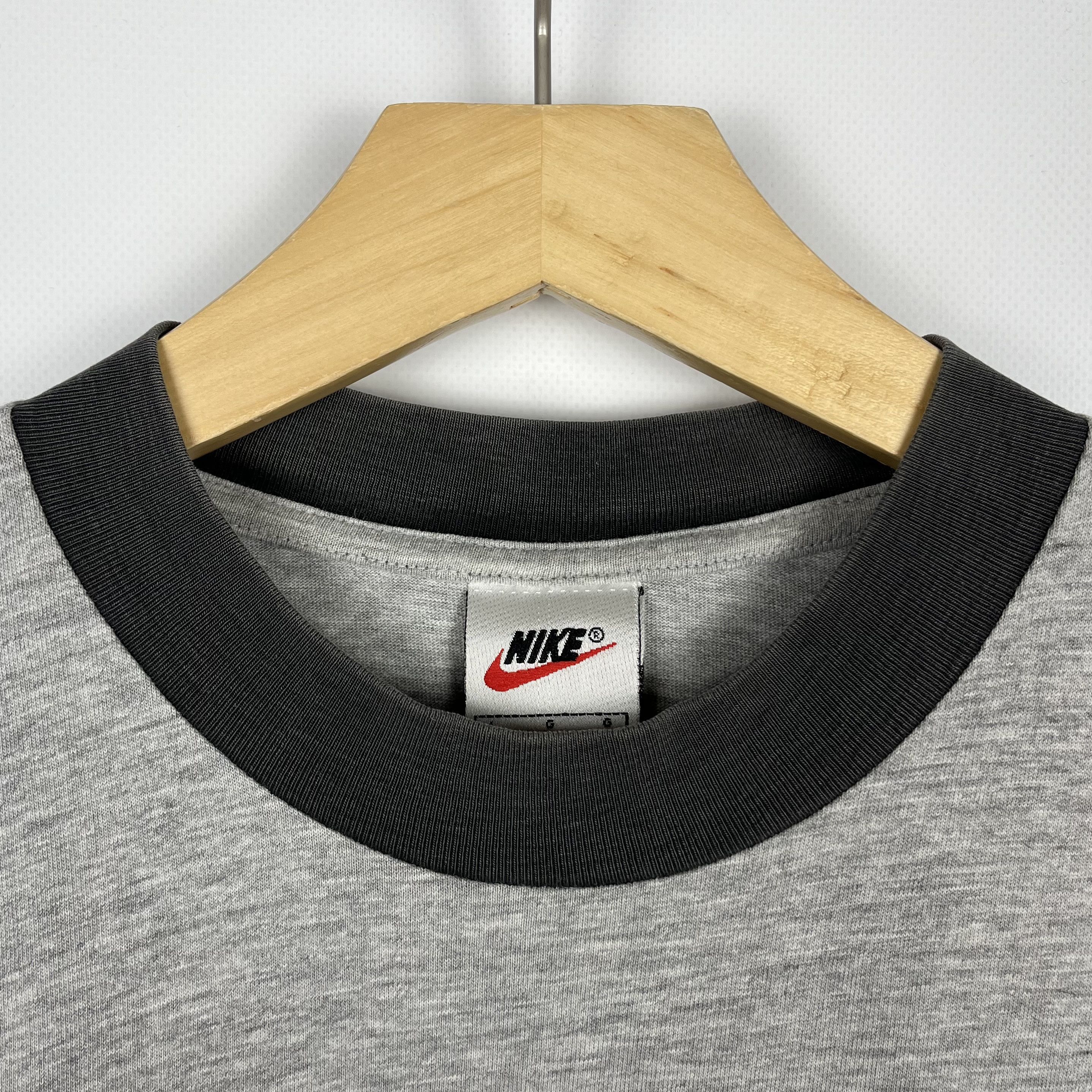 Nike Vintage Nike Embroidered Big Logo T Shirt 90’s Size US L / EU 52-54 / 3 - 7 Thumbnail