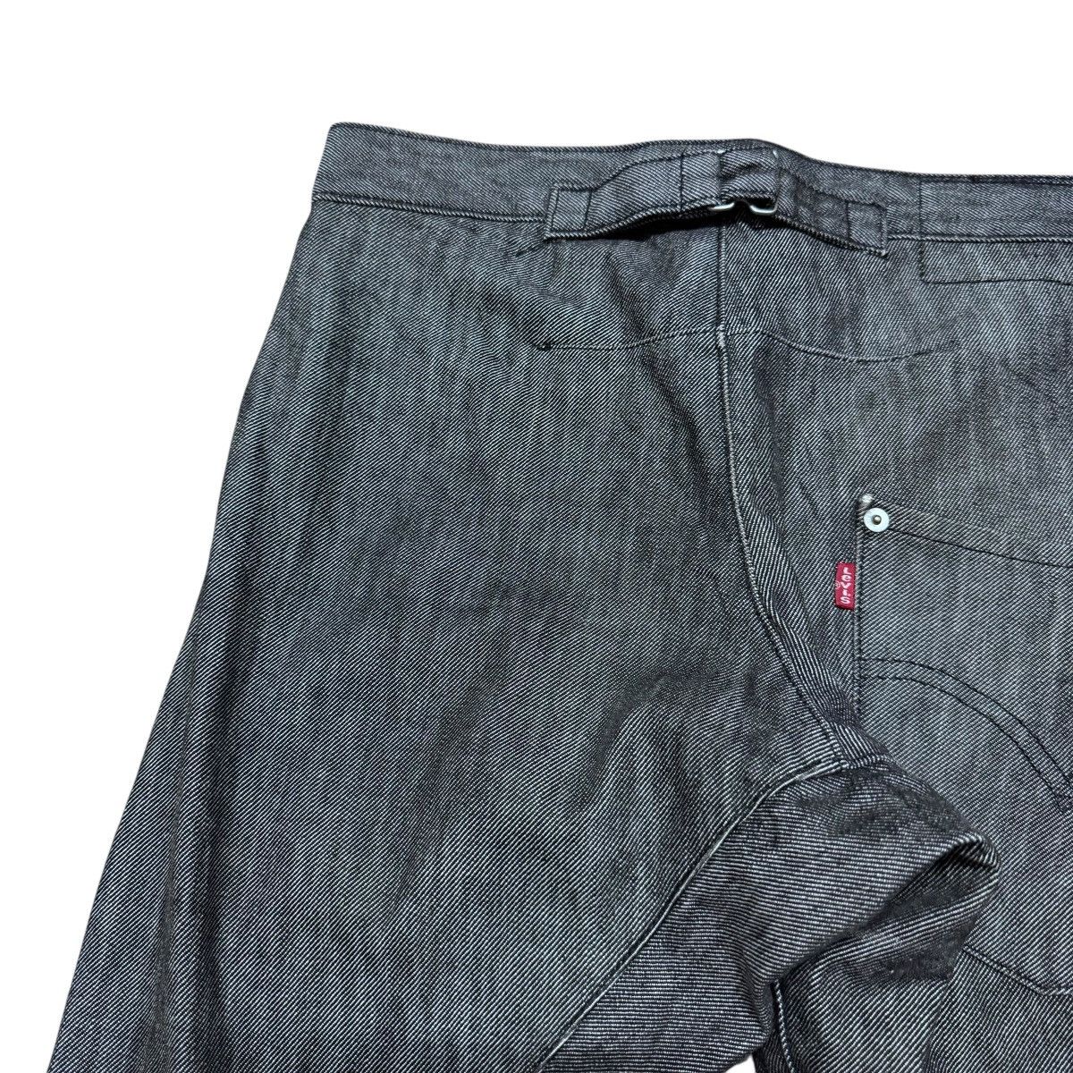 Levi's Vintage Levis Engineered Black Denim Jeans Twisted cut Size US 29 - 11 Thumbnail