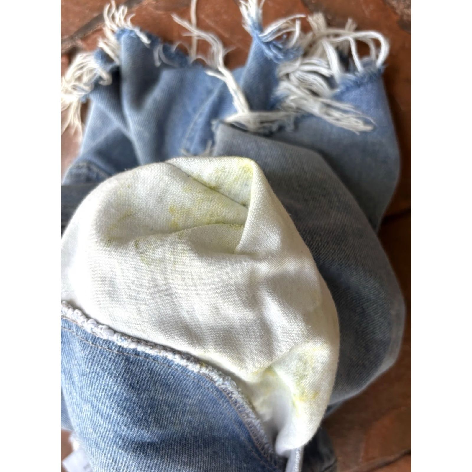Levi's Levi's Silver Tab Mom Jean Shorts Women's 30 Light Wash Blue Distressed Size 30" / US 8 / IT 44 - 5 Thumbnail