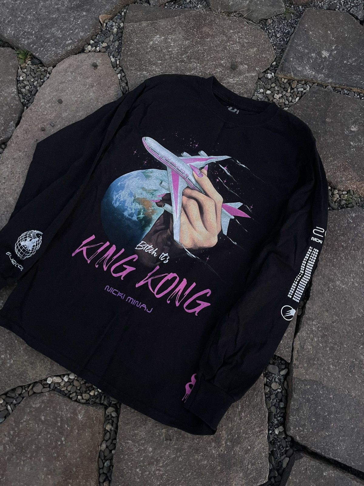 Band Tees 2019 Nicki Minaj world tour Bitch is King Kong long sleeve Size US S / EU 44-46 / 1 - 4 Thumbnail
