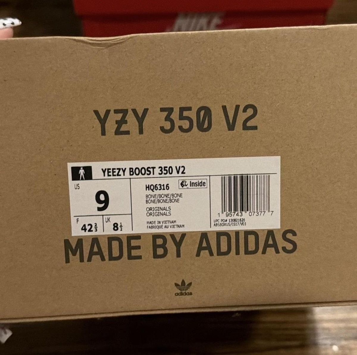Yeezy Yeezy Boost 350 V2 Size US 7.5 / EU 40-41 - 3 Thumbnail