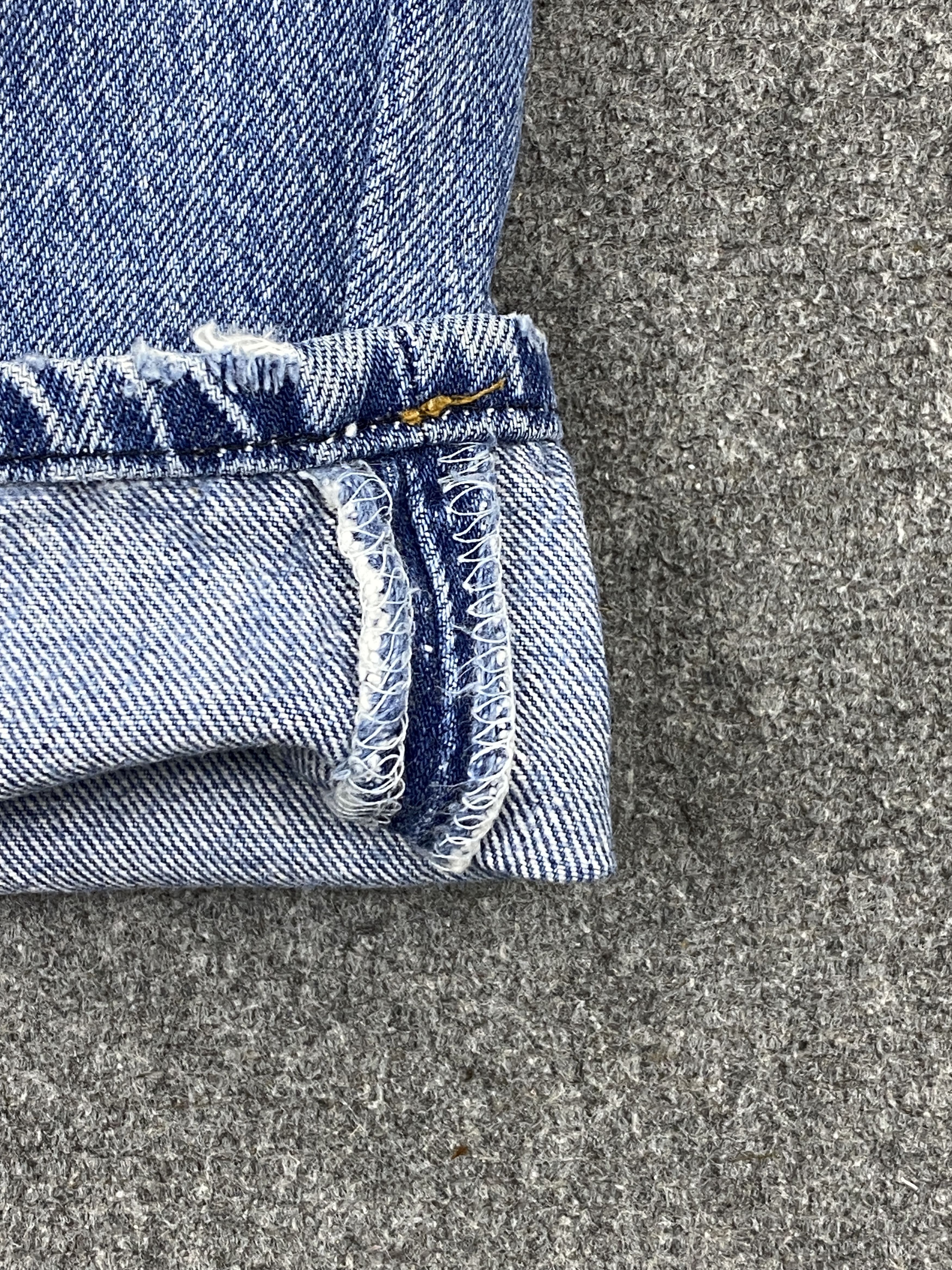 Levi's Vintage Levis 501 Lightwash Blue Jeans DP2750 Size US 28 / EU 44 - 12 Thumbnail
