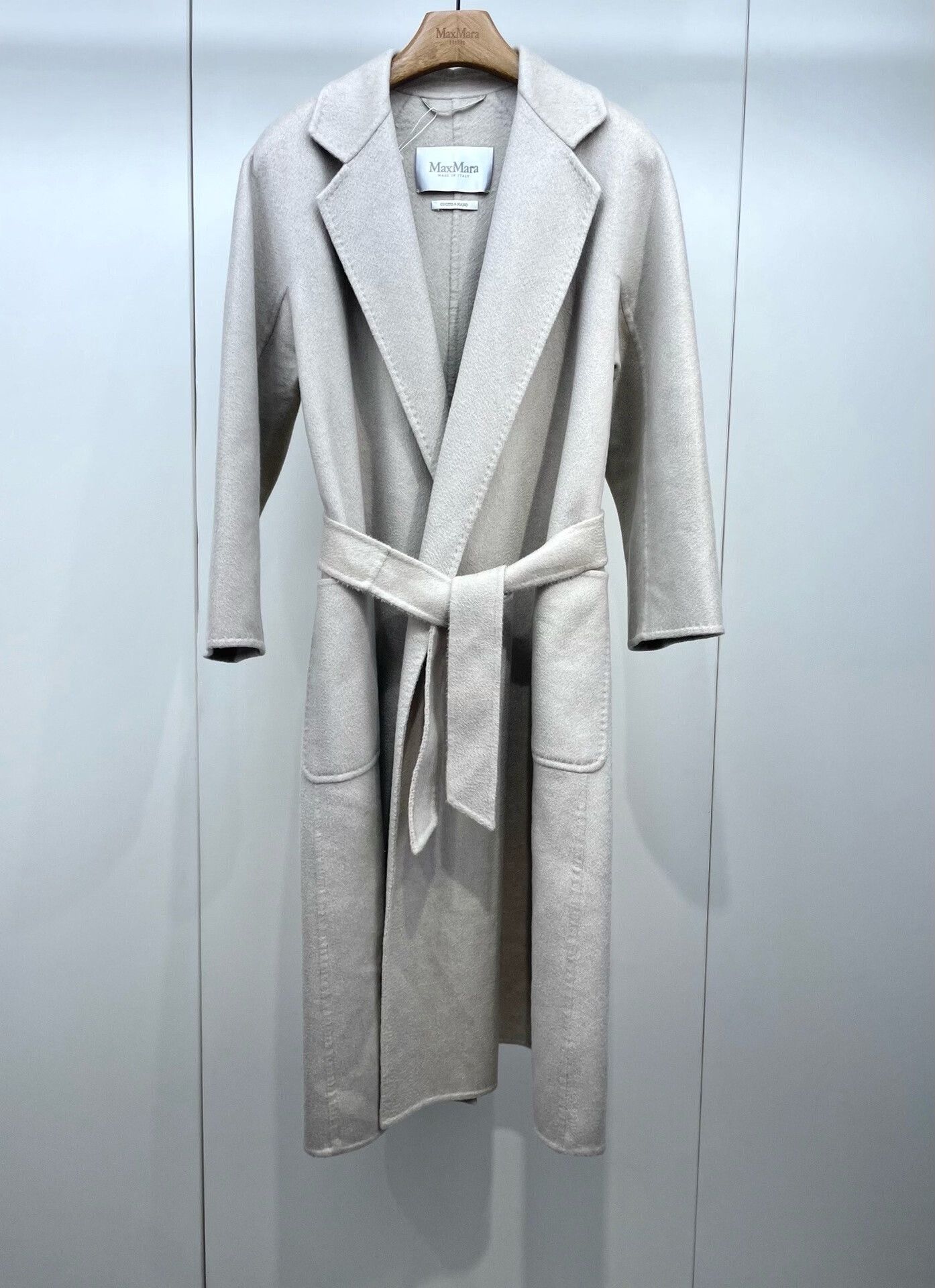Max Mara Maxmara Classic Belted Cashmere Coat Size US S / EU 44-46 / 1 - 1 Thumbnail