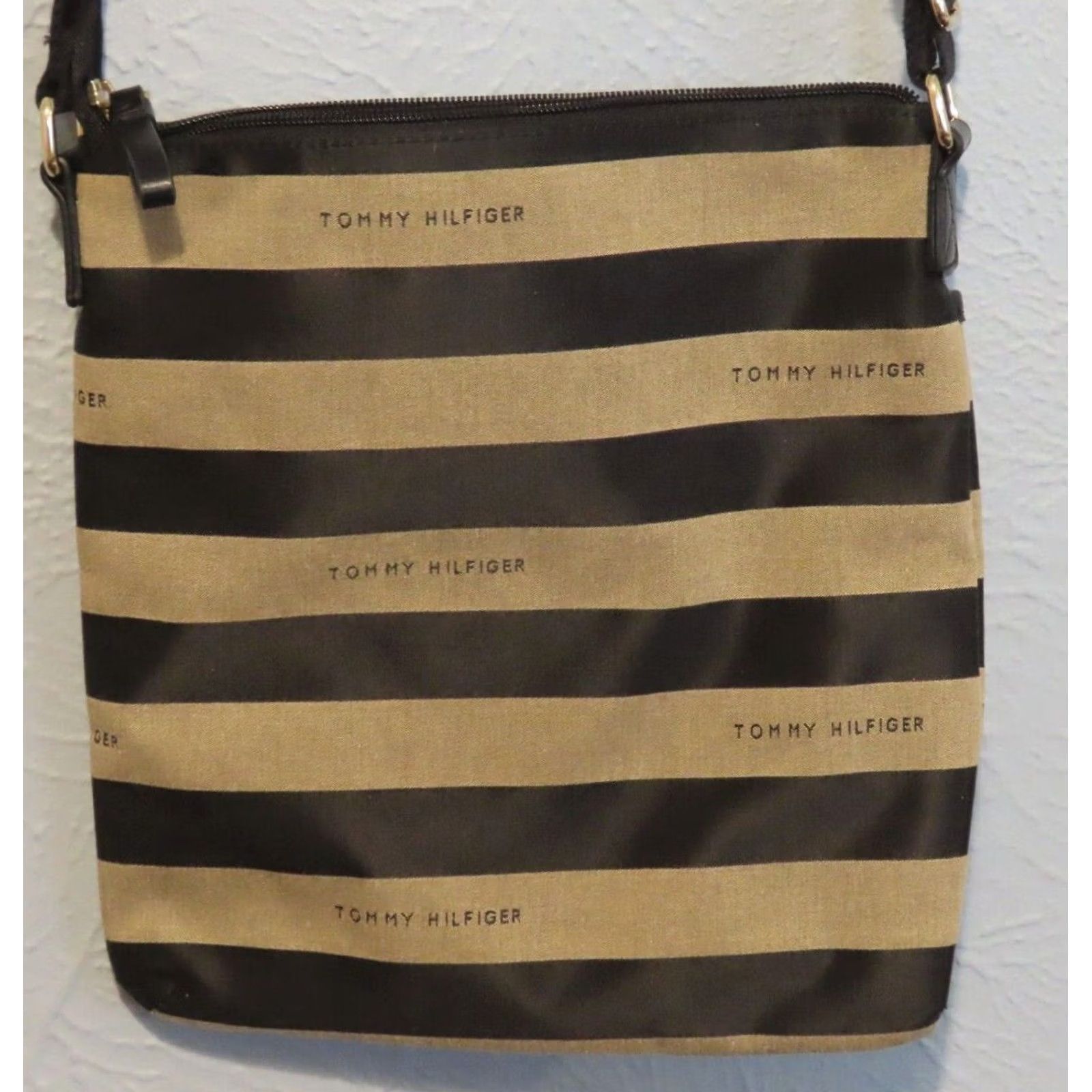 Tommy Hilfiger VINTAGE Tommy Hilfiger Crossbody Purse Canvas Tan Striped Zip Bag 10x10 1in Pockets Logo Womens Size ONE SIZE - 6 Thumbnail