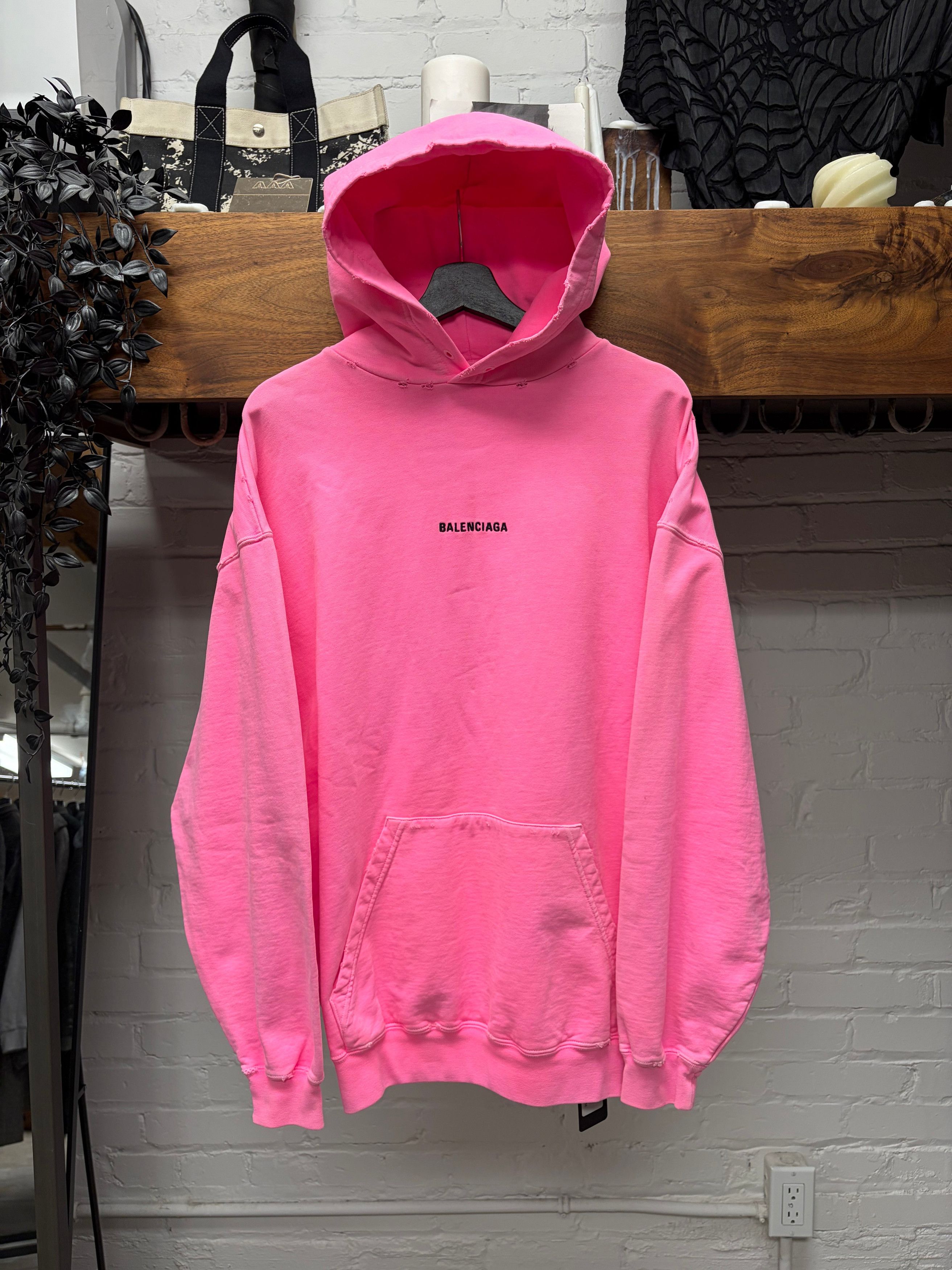 Balenciaga 2022 Balenciaga Minimal Logo Pink/Black Hoodie Size US M / EU 48-50 / 2 - 1 Thumbnail