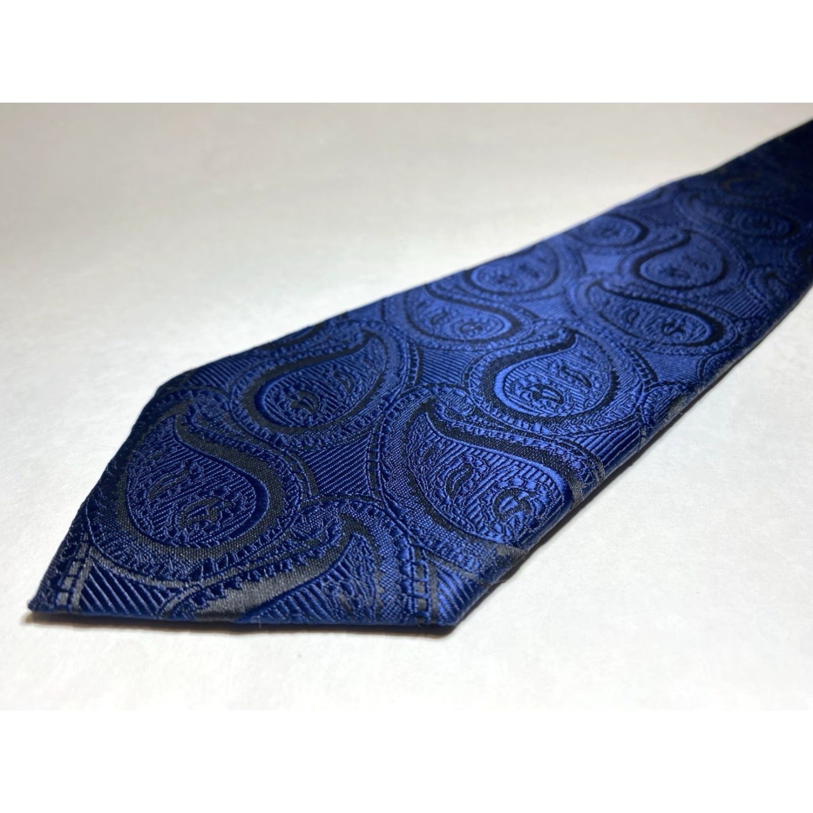 Giorgio Armani Giorgio Armani Men Tie Navy Paisley 100% Silk Made in Italy Long 58.75" Wide 4" Vintage Designer Preppy Retro Mens Size ONE SIZE - 3 Thumbnail
