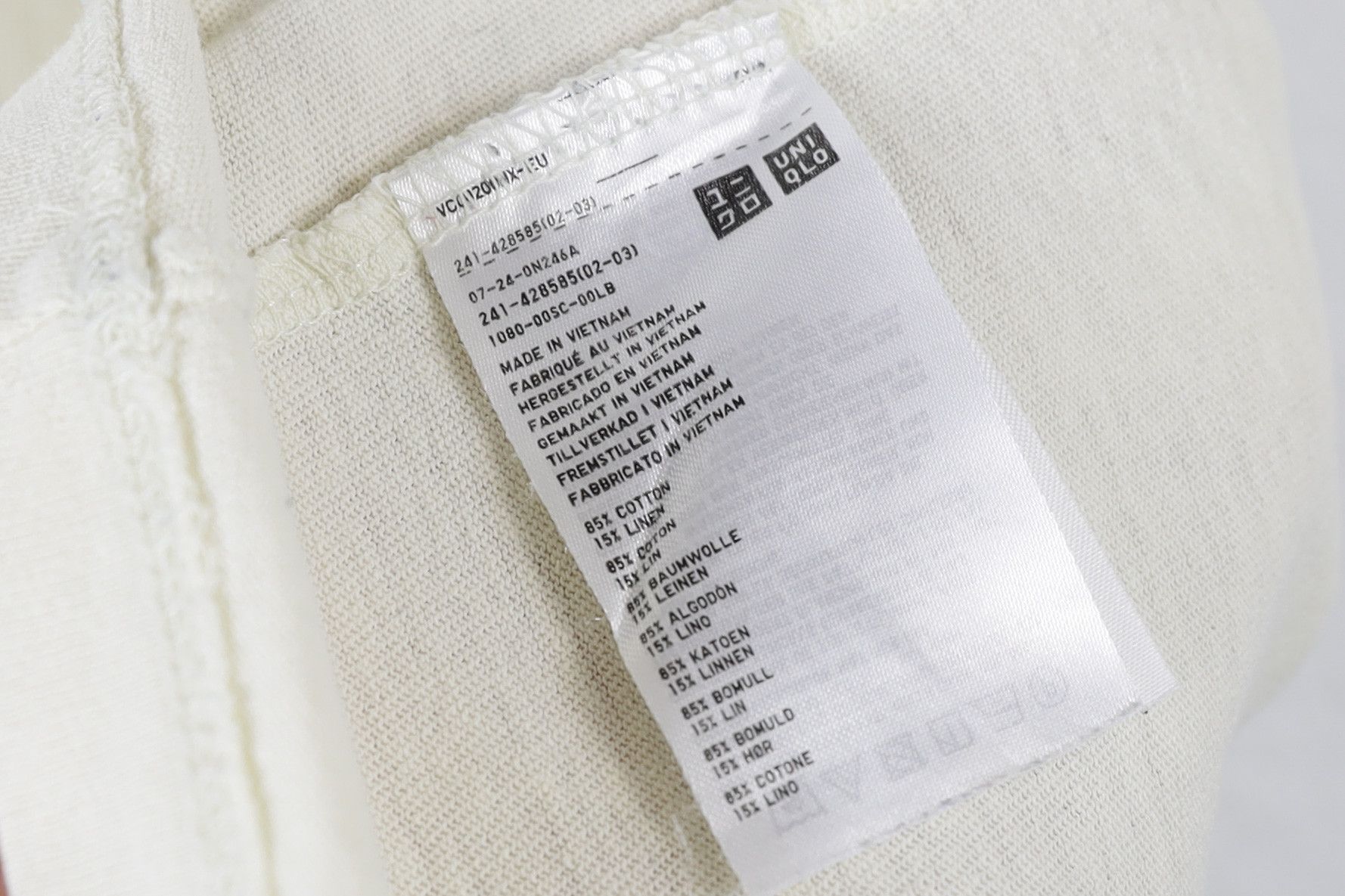 JW Anderson × Uniqlo J.W.Anderson x Uniqlo Logo Light Beige Tee T-shirt Size M / US 6-8 / IT 42-44 - 6 Thumbnail