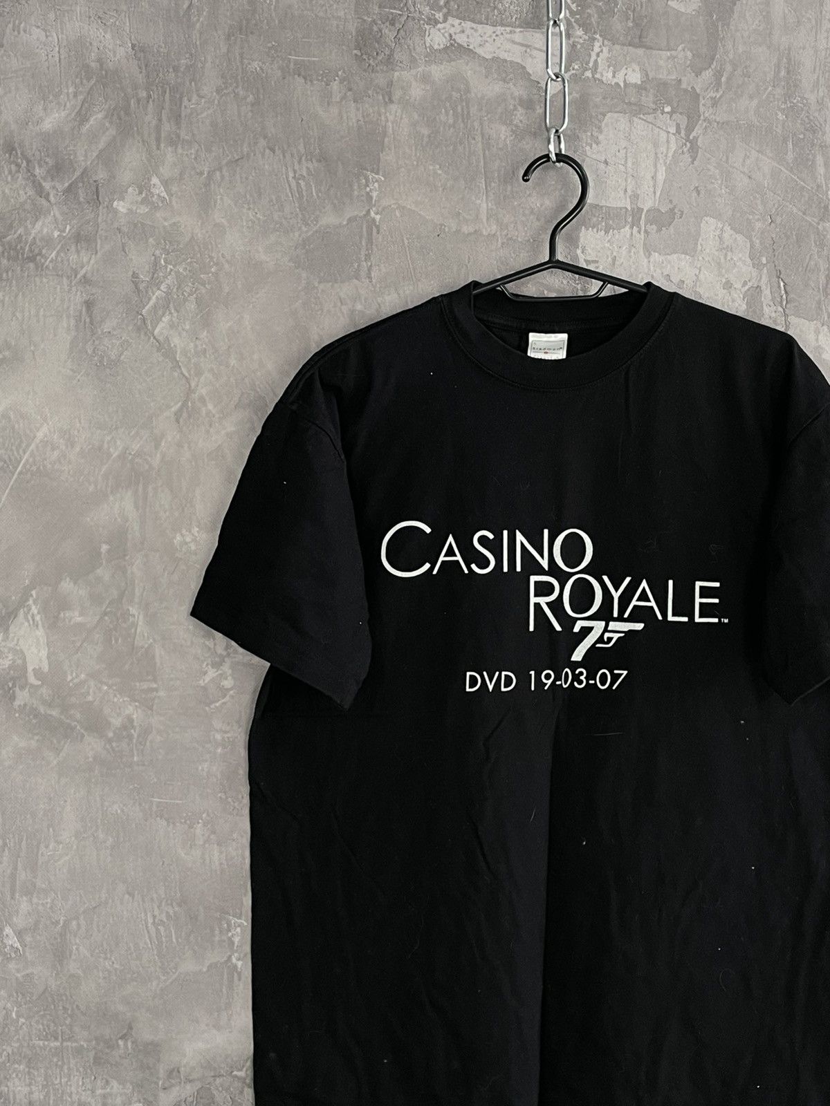 Vintage Vintage Casino Royale Film Promo T-shirt Size US L / EU 52-54 / 3 - 3 Thumbnail