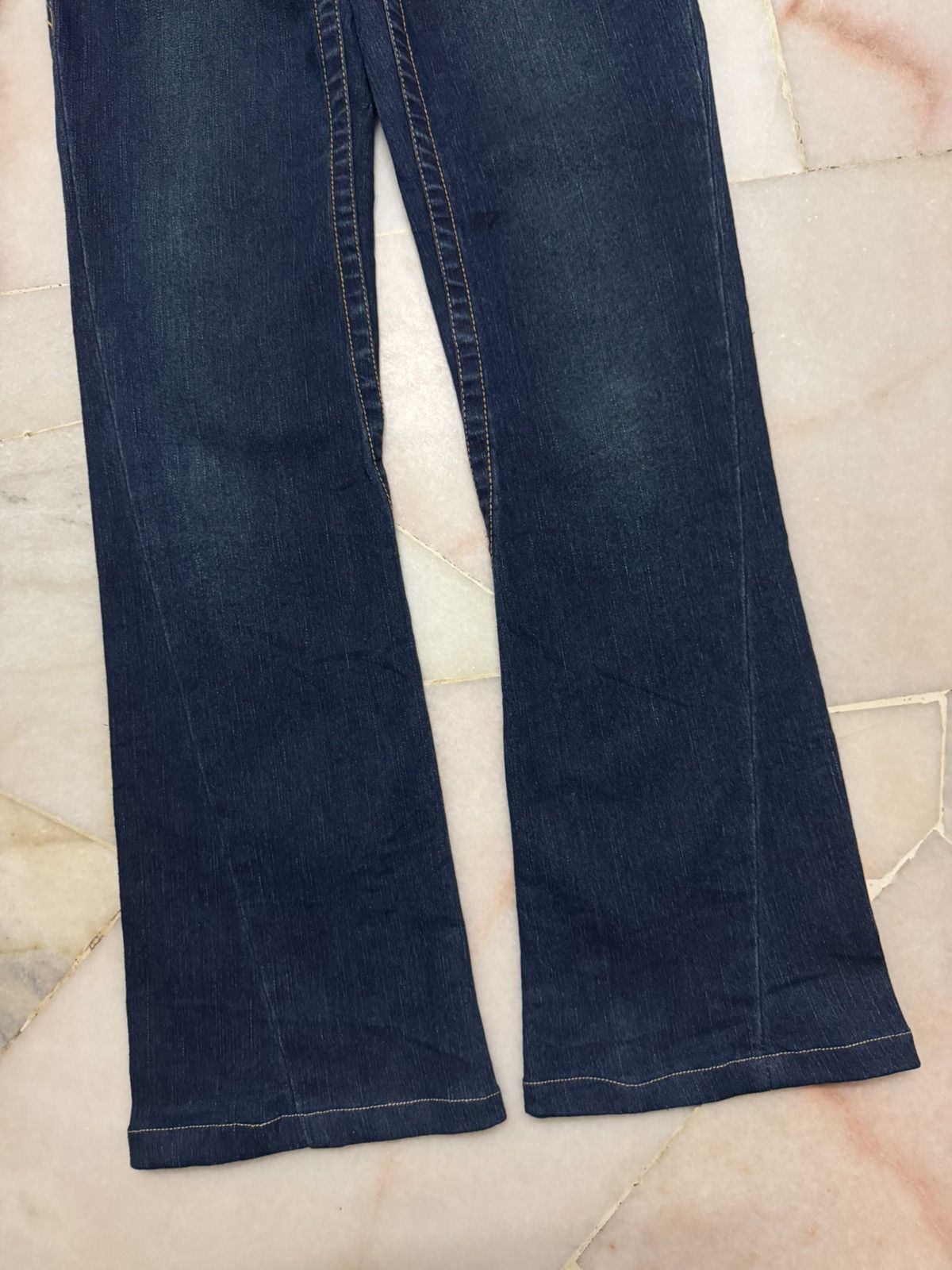 True Religion 💥RARE💥TRUE RELIGION INDIGO FLARE TWIST LEG GOLD LOGO RARE Size US 28 / EU 44 - 7 Thumbnail