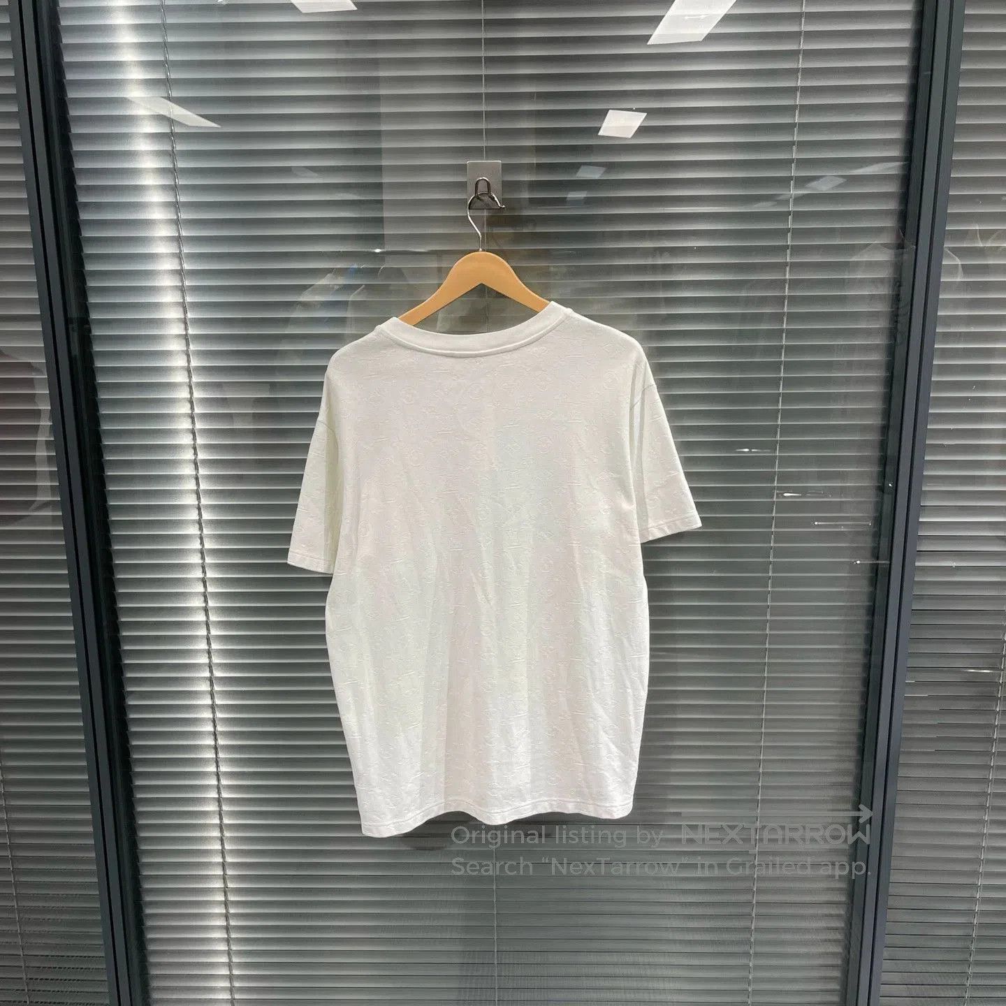 Louis Vuitton White Short-Sleeve T-Shirt with Chest Pocket. Size US M / EU 48-50 / 2 - 2 Thumbnail
