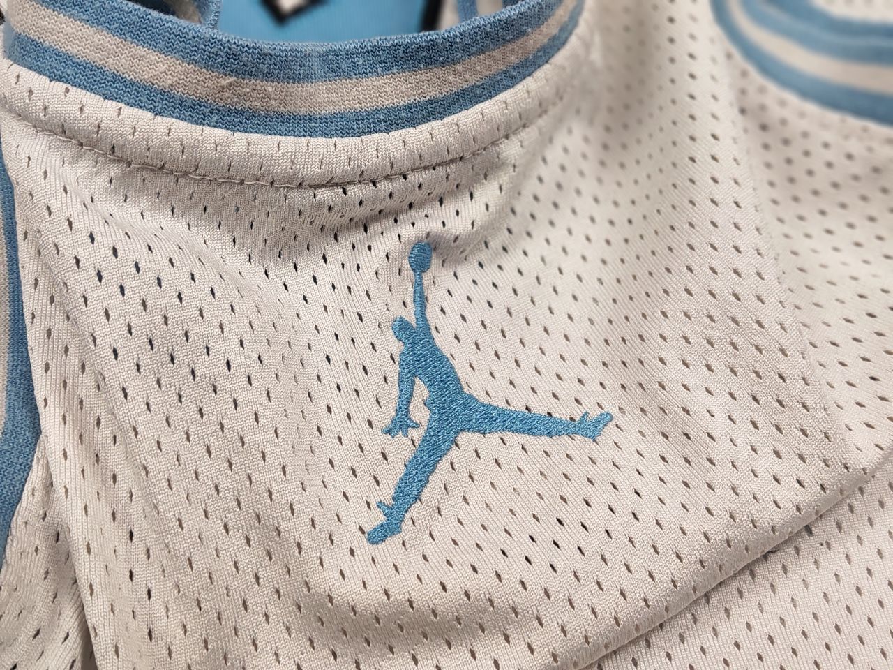Jordan Brand Jordan 23 Logo Authentic Basketball Jersey T shirt Size US XS / EU 42 / 0 - 8 Thumbnail