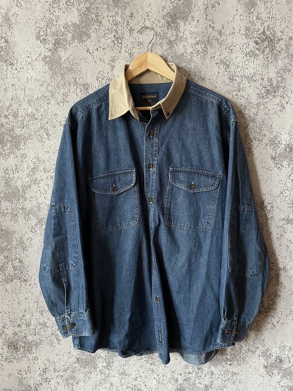 Vintage Vintage Woolrich Denim Jeans Button Up Shirt Size US L / EU 52-54 / 3 - 1 Thumbnail