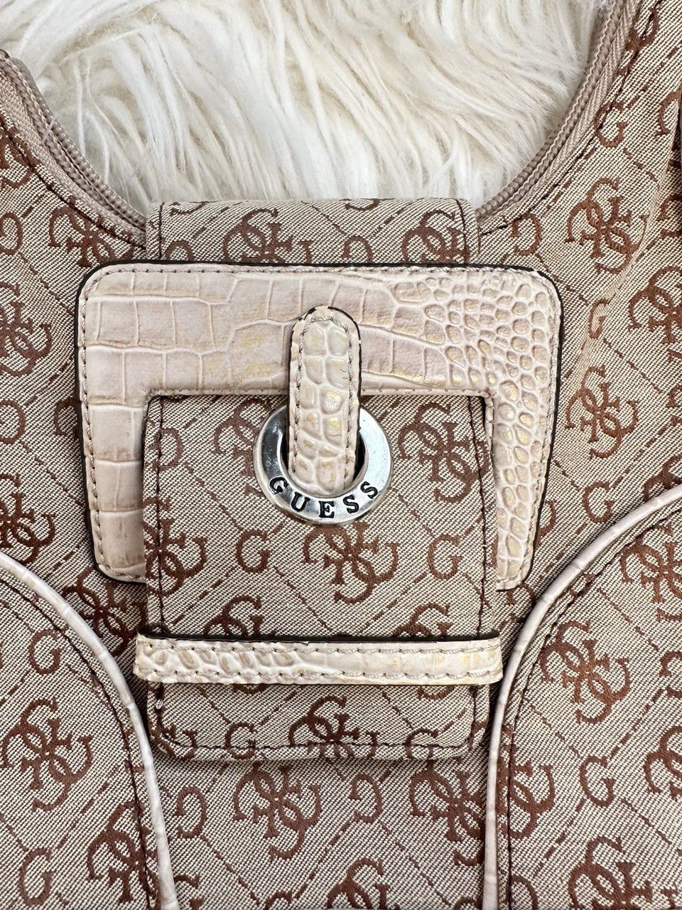 Guess × Japanese Brand × Vintage Rare 🔥🔥 Vintage monogram GUESS hobo bag Size ONE SIZE - 6 Thumbnail