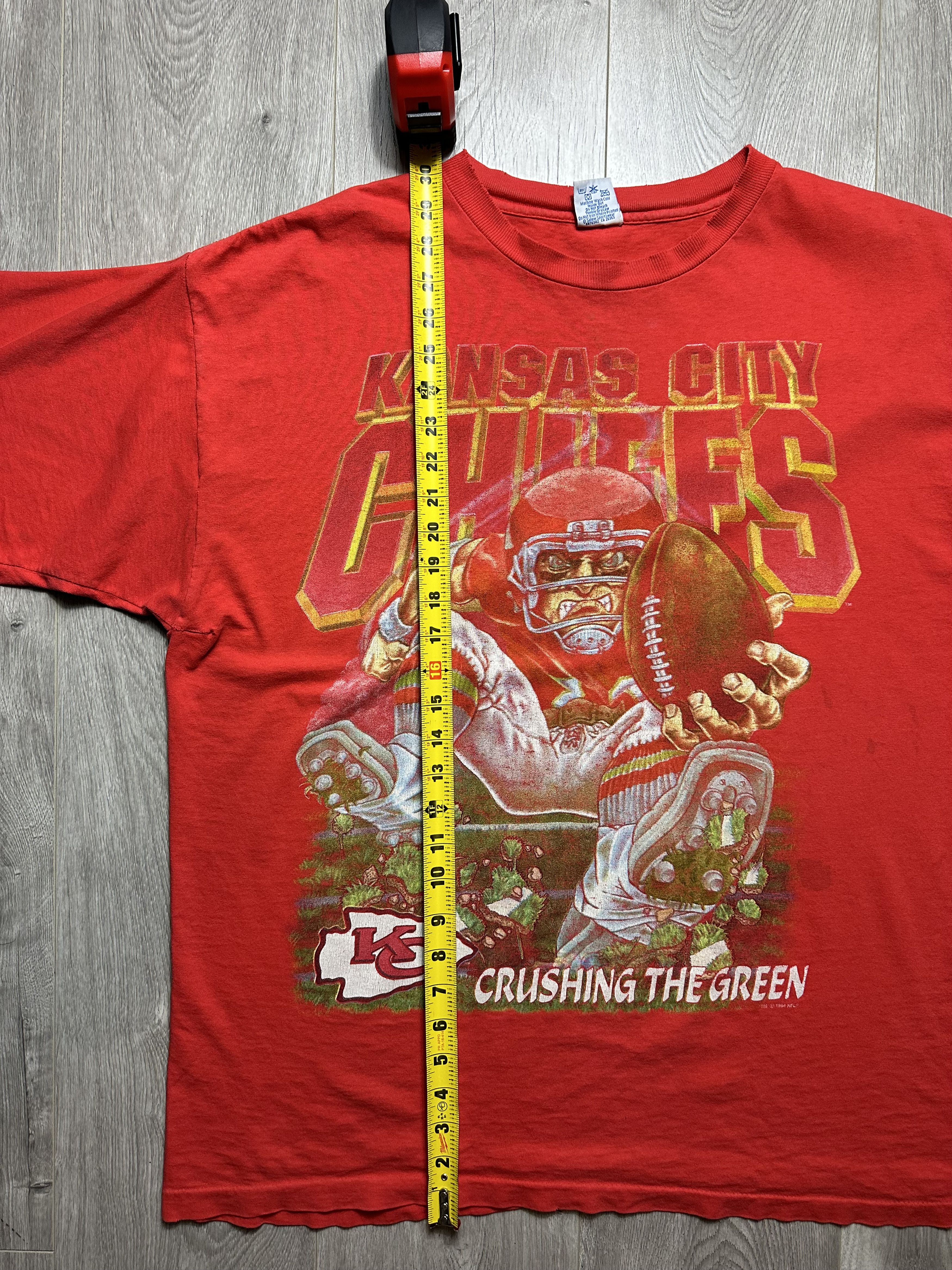NFL × Salem Sportswear × Vintage Vintage Kansas City Chiefs 1994 Crushing the Green Tee Size US XL / EU 56 / 4 - 12 Thumbnail