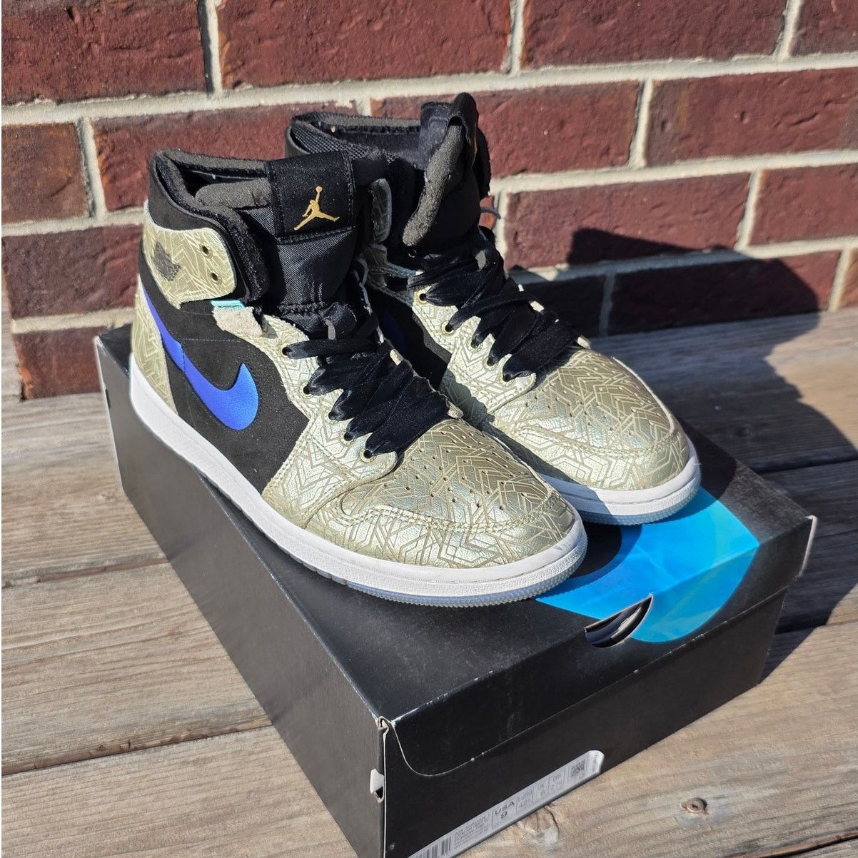 Jordan Brand × Nike Jordan 1 High Zoom Air CMFT "Gold Laser" Size US 9 / EU 42 - 1 Thumbnail