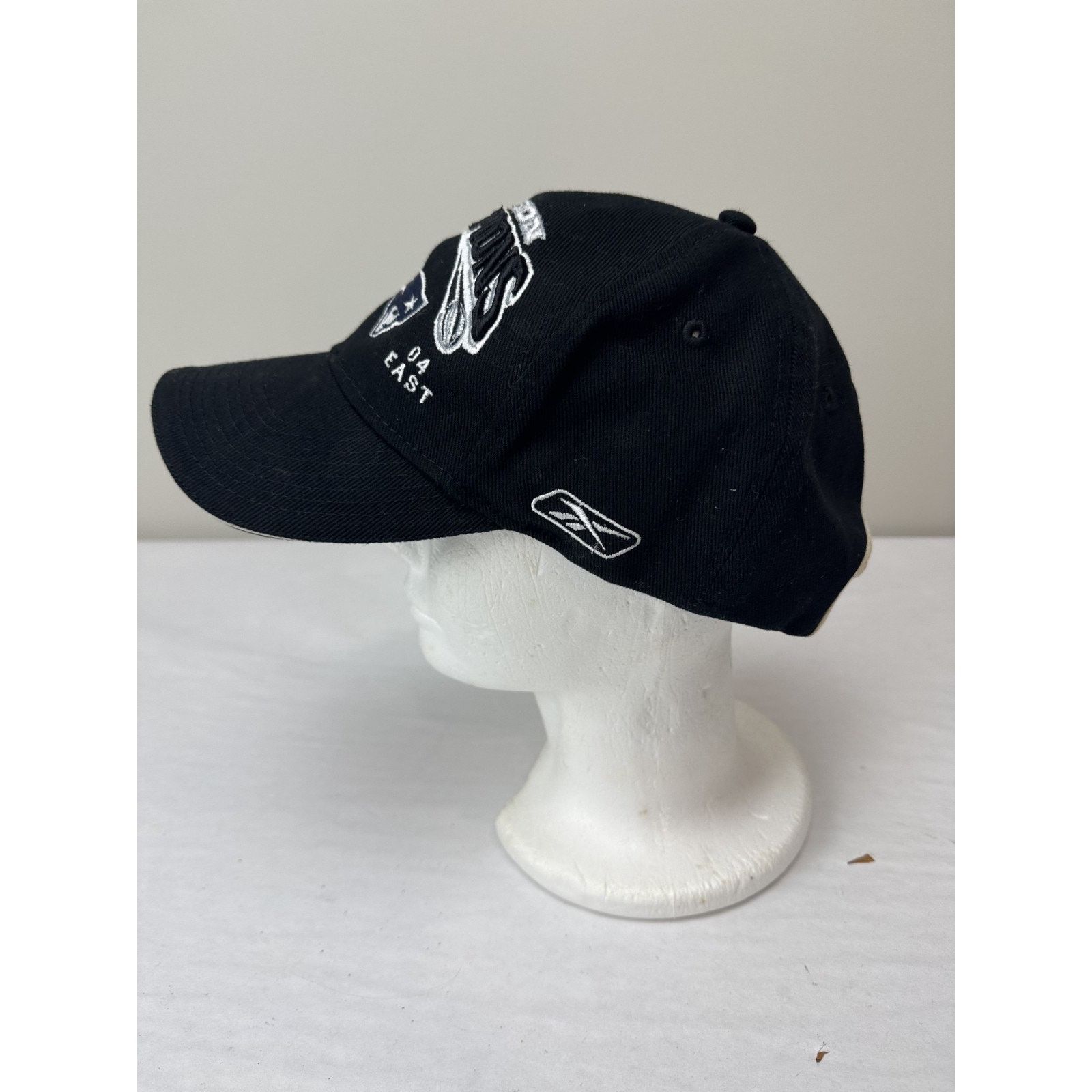 Reebok New England Patriots 2004 Division East Champions Hat NFL Size ONE SIZE - 2 Thumbnail