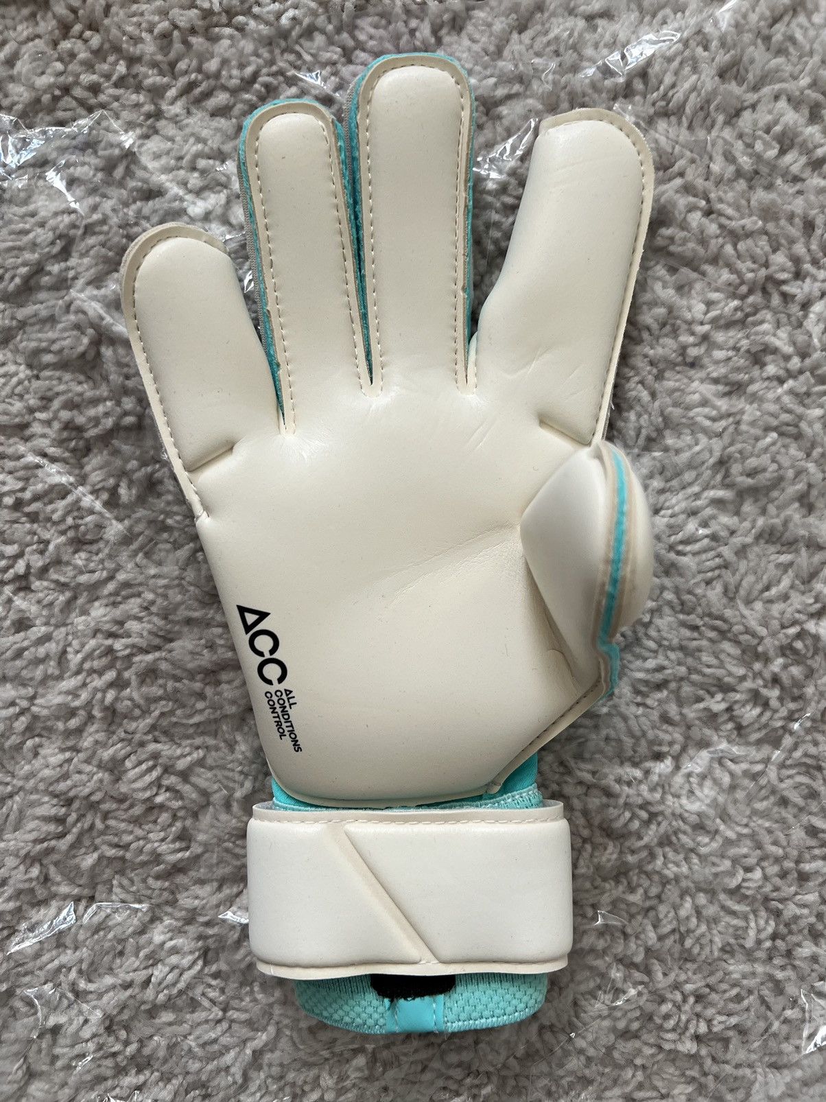Nike Nike GK Vapor Grip 3 ACC Soccer Goalkeeper Gloves Size ONE SIZE - 8 Thumbnail