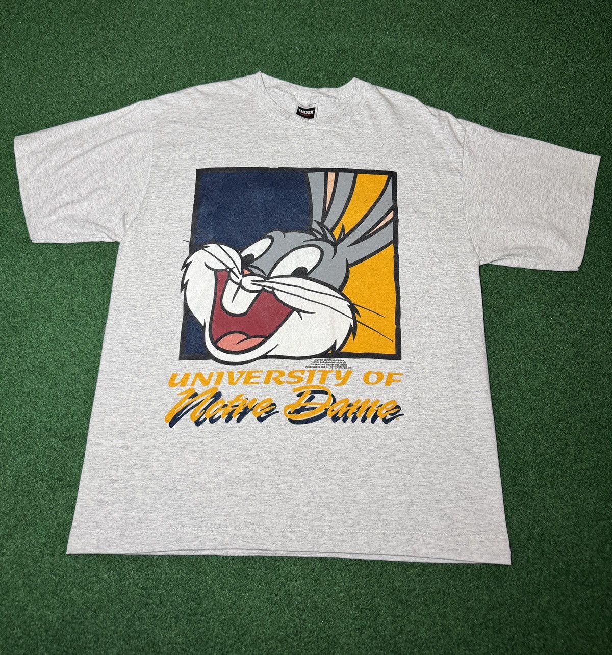 Tultex University Notre Dame Bugs Bunny Looney Tunes XL 90s T Shirt Size US XL / EU 56 / 4 - 1 Thumbnail