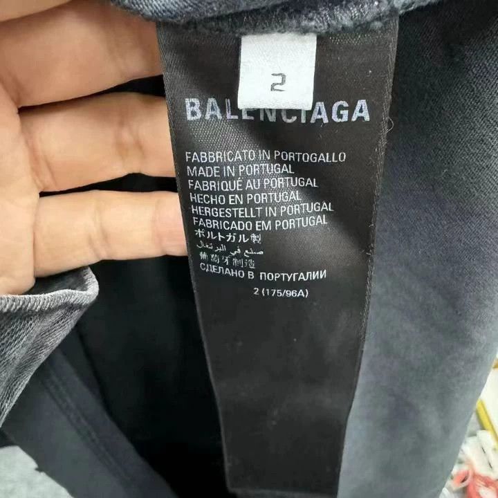 Balenciaga Balenciaga Destruction style double-ring small logo short Size US M / EU 48-50 / 2 - 3 Thumbnail