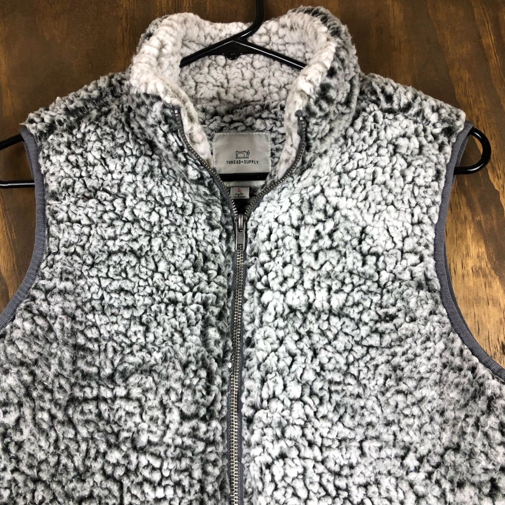 Vintage Thread & Supply Womens Vest Charcoal Fleece Sherpa Sleeveless Full Zip XS Vest Women Charcoal Fleece Sherpa Sleeveless Full Zip XS Size XS / US 0-2 / IT 36-38 - 2 Thumbnail