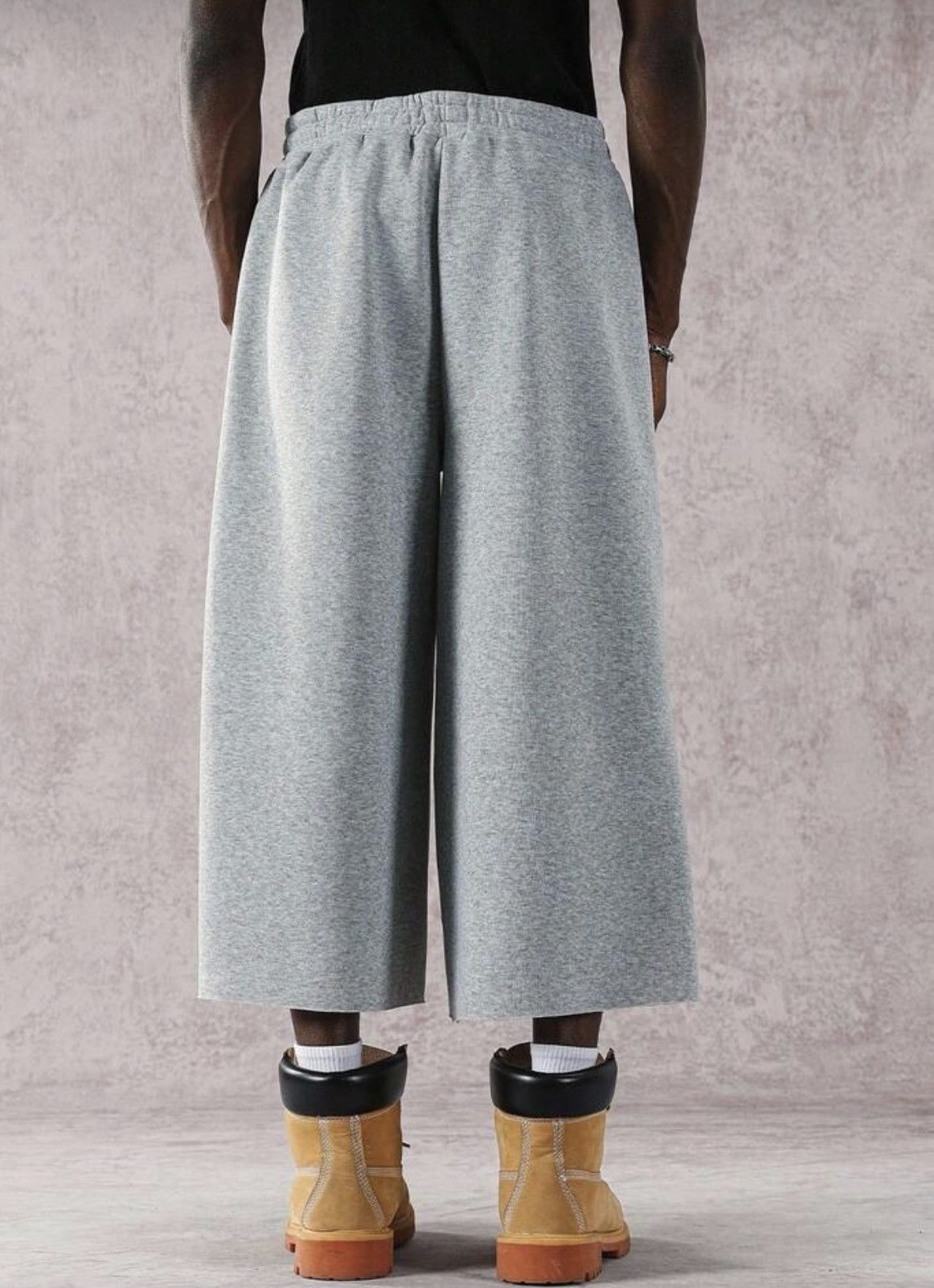 Other Gray Cropped Wide-Leg Sweatpants Size US 35 - 3 Thumbnail