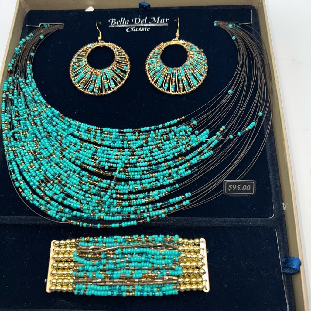 Bella Del Mar Vintage Turquoise and Wire Jewelry Suite