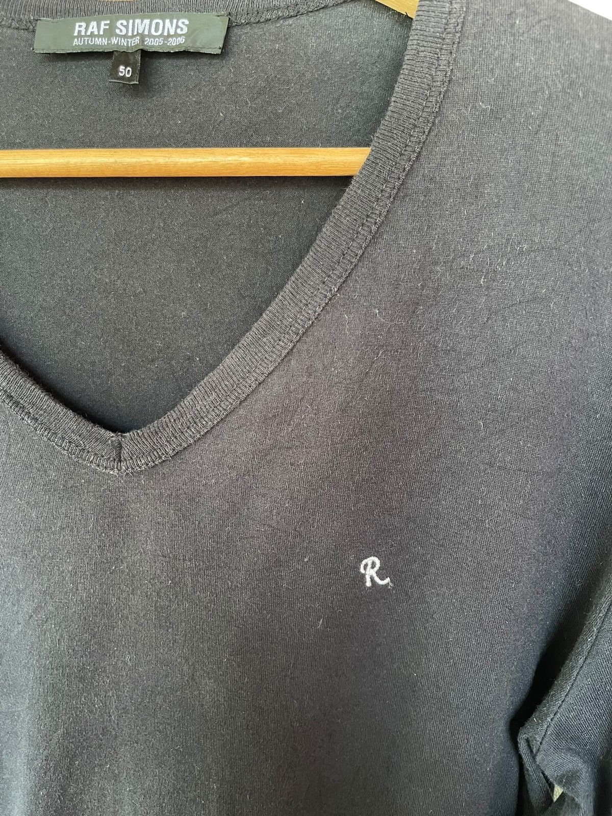 Raf Simons A/W 2005-2006 Raf Simons R Small Logo Long Sleeve Tee Size US S / EU 44-46 / 1 - 5 Thumbnail