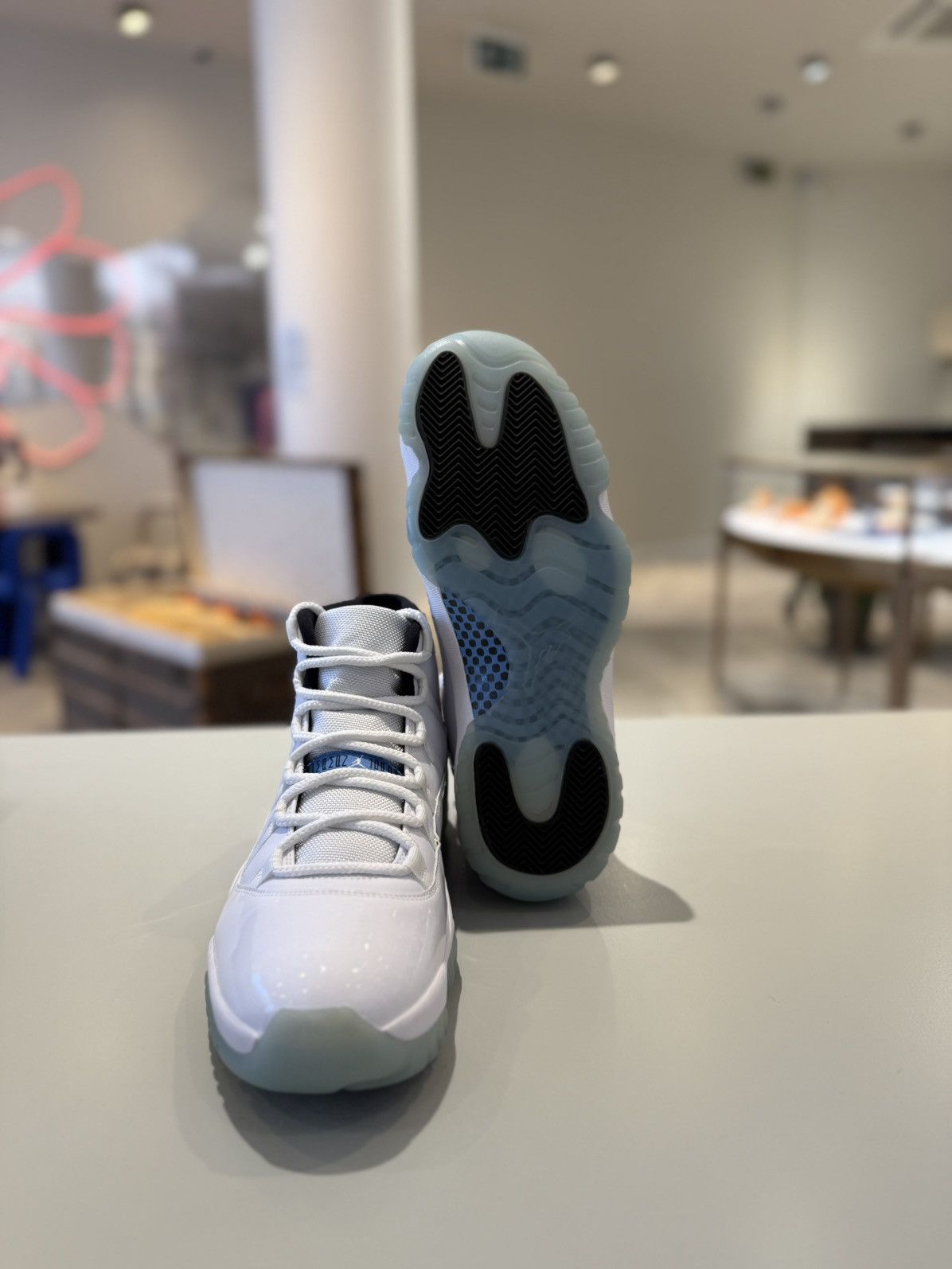 Jordan Brand Air Jordan 11 Retro Legend Blue (2014) Size US 11.5 / EU 44-45 - 2 Thumbnail