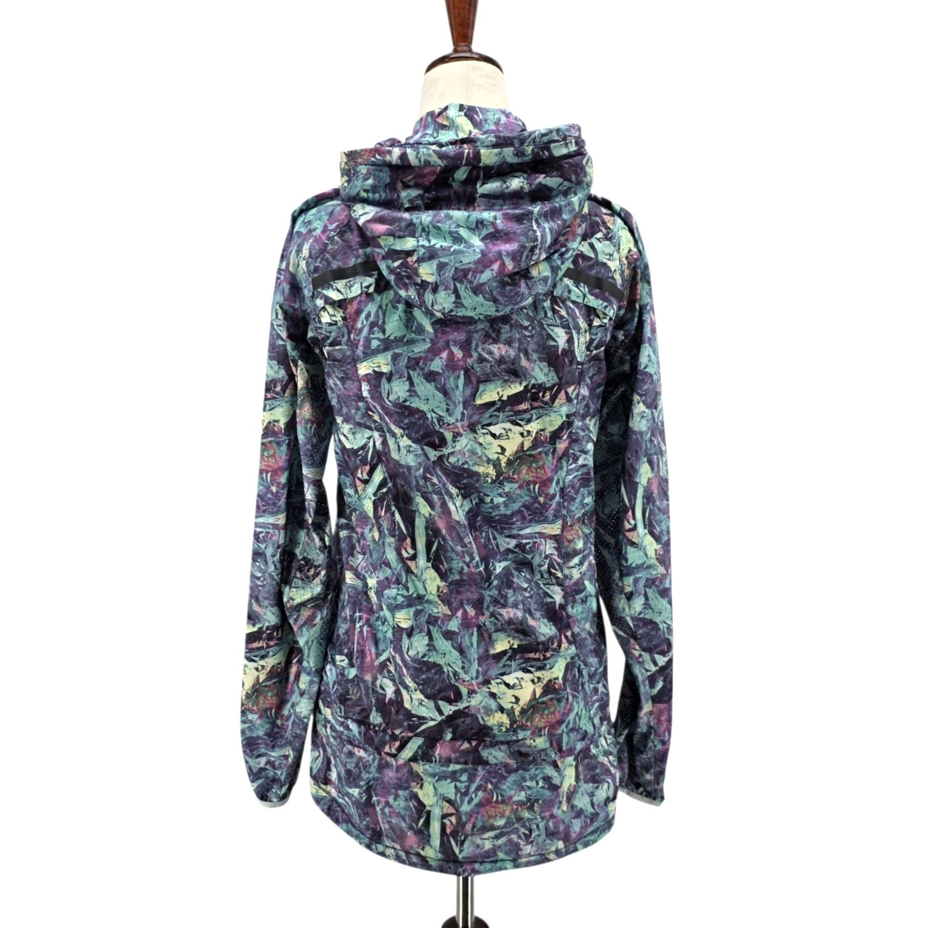 Lululemon Lululemon Womens 2 Jacket Miss Misty II Hooded Wind Water Size XS / US 0-2 / IT 36-38 - 5 Thumbnail