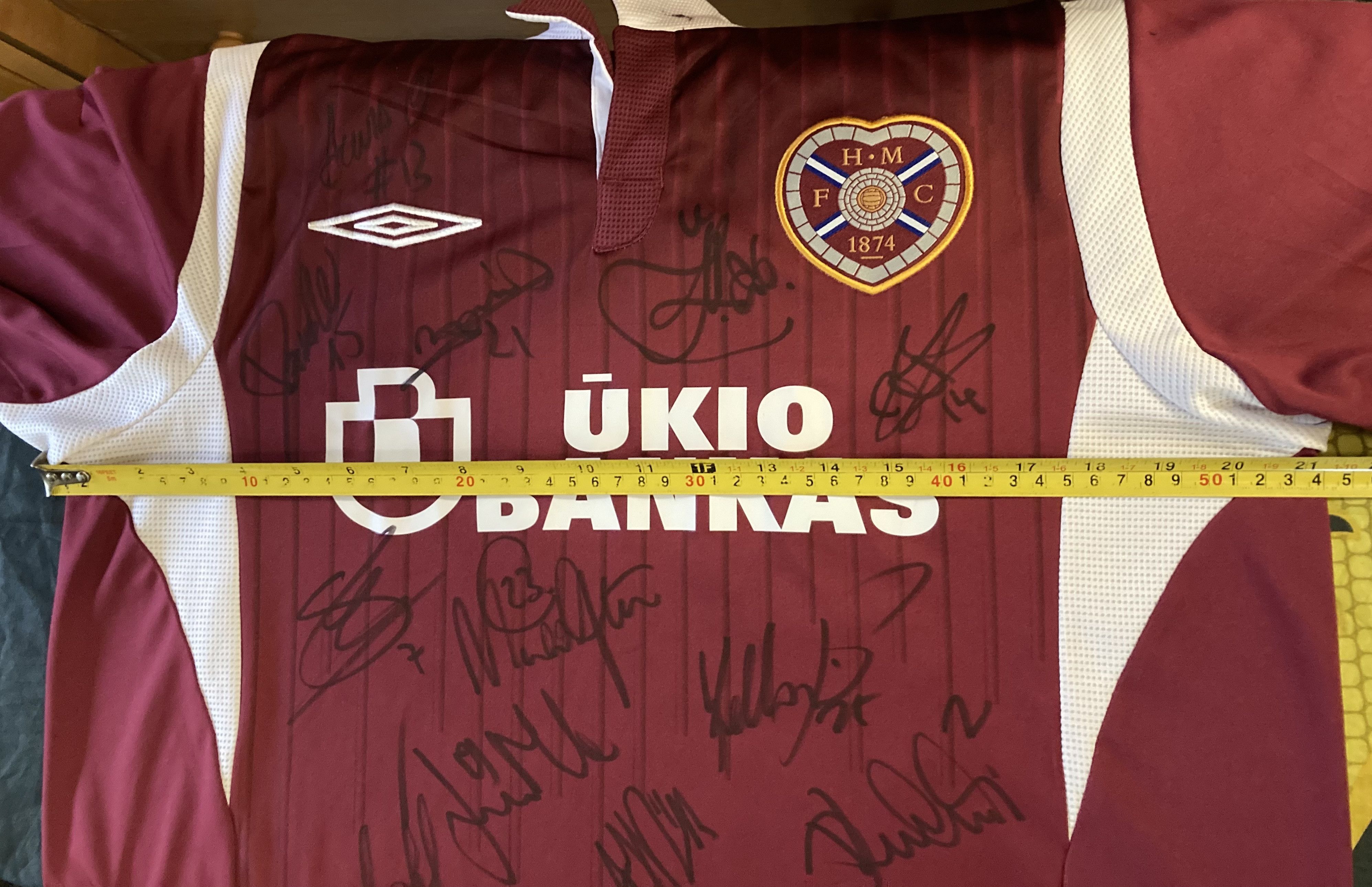 Umbro Umbro Heart Of Midlothian Hearts 2009 home jersey soccer Size US M / EU 48-50 / 2 - 10 Thumbnail