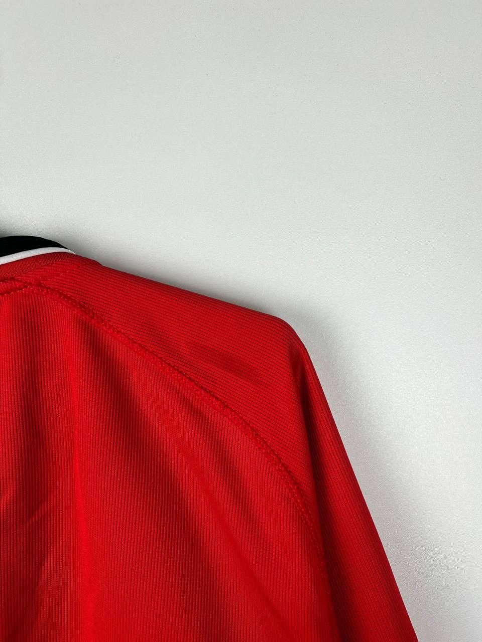 Vintage Manchester United Umbro 2000-2003 jersey t-shirts size L Size US L / EU 52-54 / 3 - 4 Thumbnail