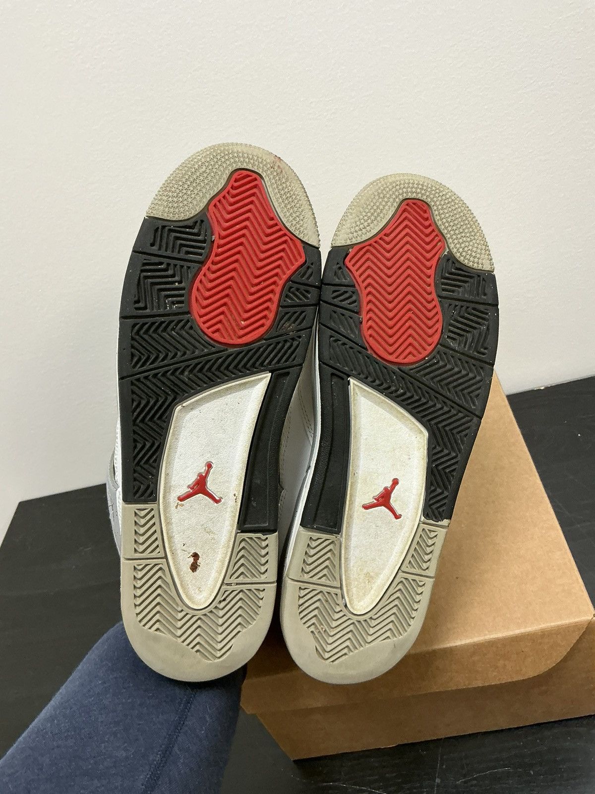Jordan Brand Jordan 4 white cement 2016 (gs) Size US 6.5 / EU 39-40 - 5 Thumbnail