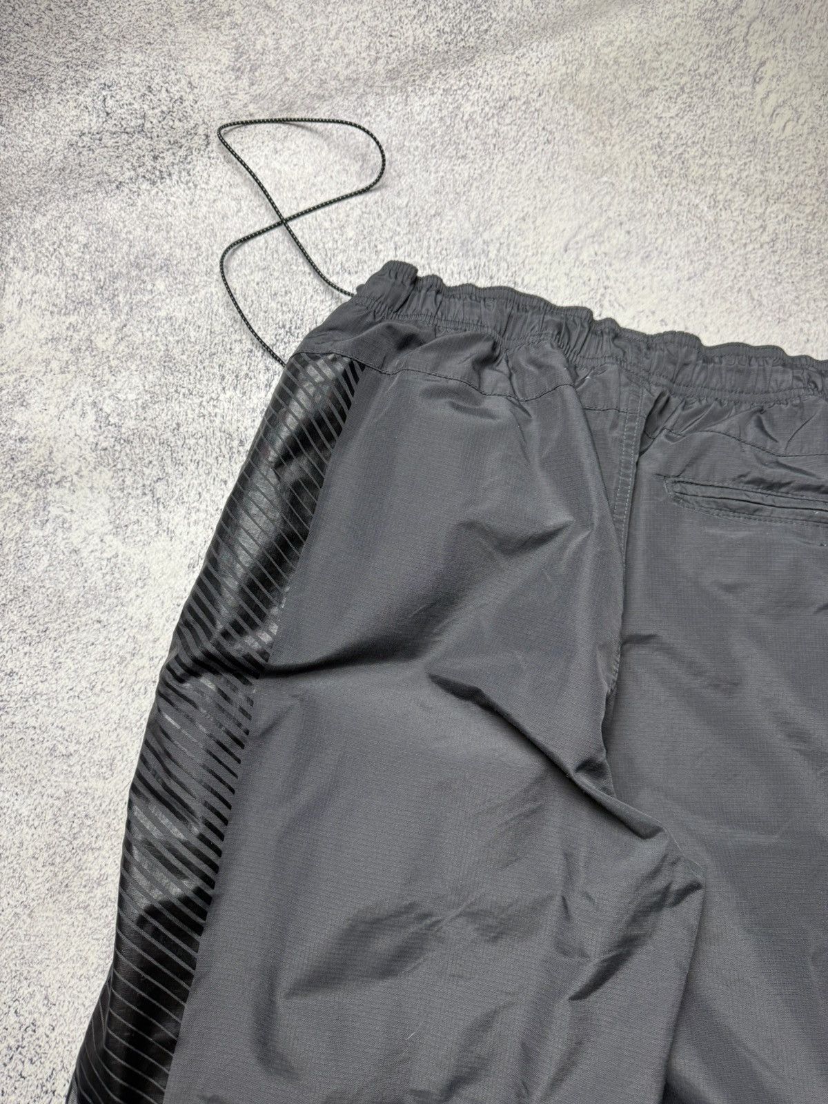 Nike Vintage Nike Air Max Drill Pants Japanese Y2K Gorpcore Size US 34 / EU 50 - 20 Thumbnail