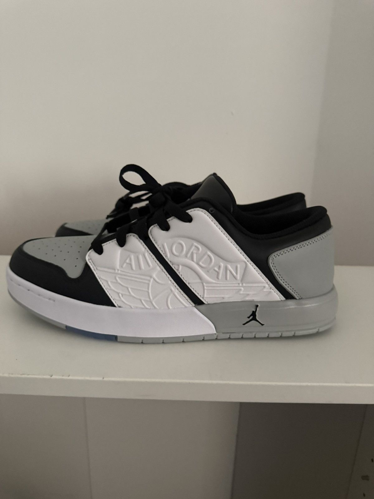 Nike Jordan Nu Retro 1 Low Light Smoke Grey Size US 9 / EU 42 - 1 Thumbnail