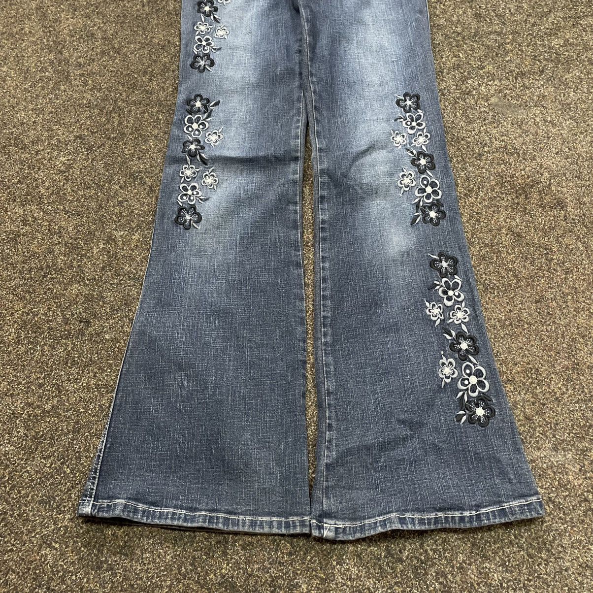 Vintage Y2K Vintage Flared Jeans Distressed Embellished Grunge Skate Size 30" / US 8 / IT 44 - 5 Thumbnail