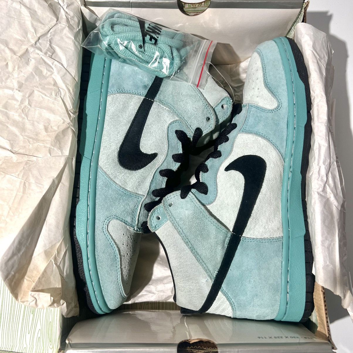 Nike NIKE SB DUNK HIGH PRO SEA CRYSTAL UK9 US10 Size US 10 / EU 43 - 12 Thumbnail