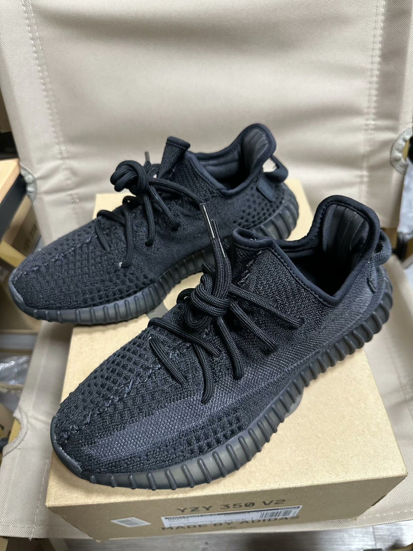 Adidas Adidas YEEZY350 Black Lowtop Sneakers 39 Men Size US 6.5 / EU 39-40 - 1 Thumbnail