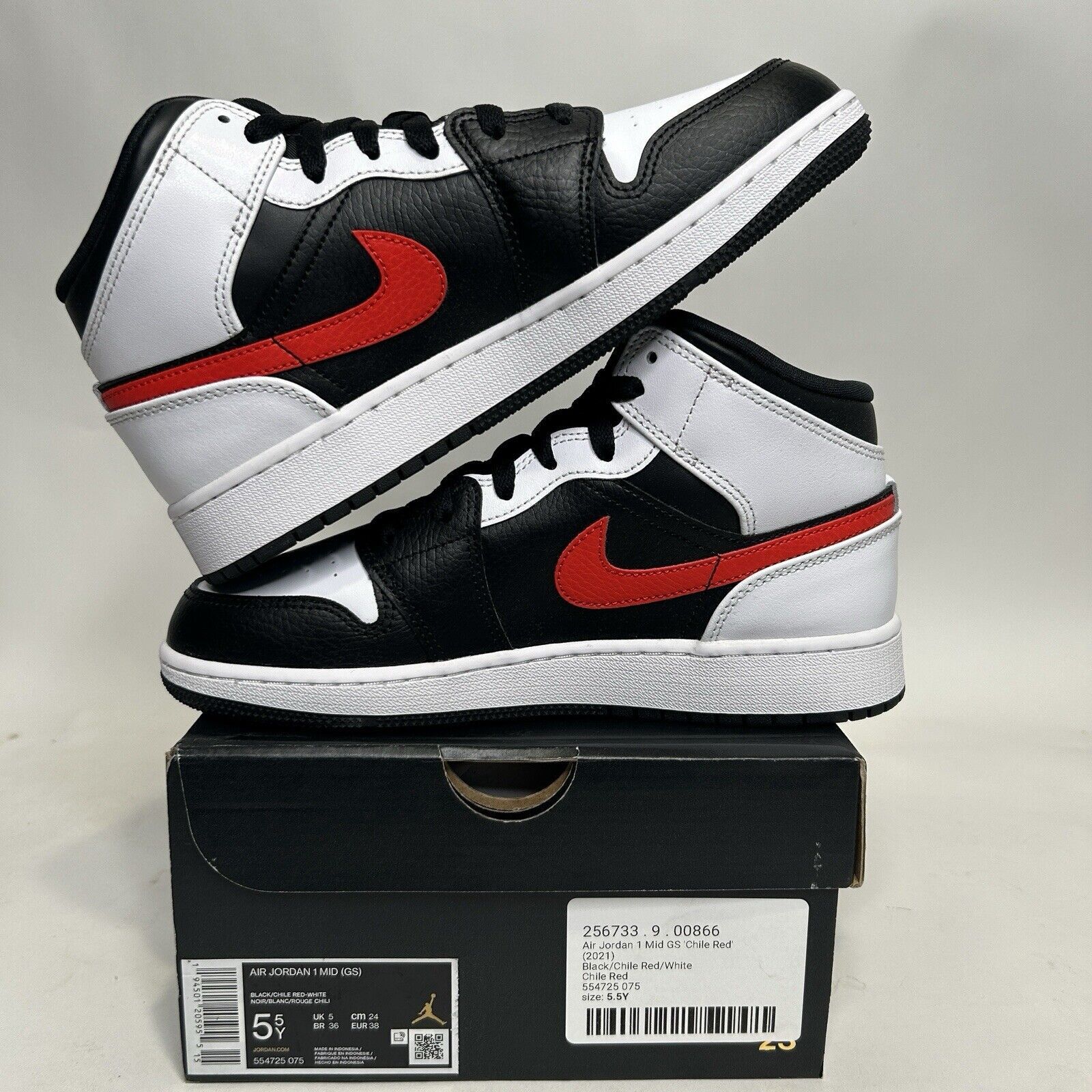 Nike Nike Air Jordan 1 Mid GS “Chile Red” 2024 Size US 7 / IT 37 - 3 Thumbnail