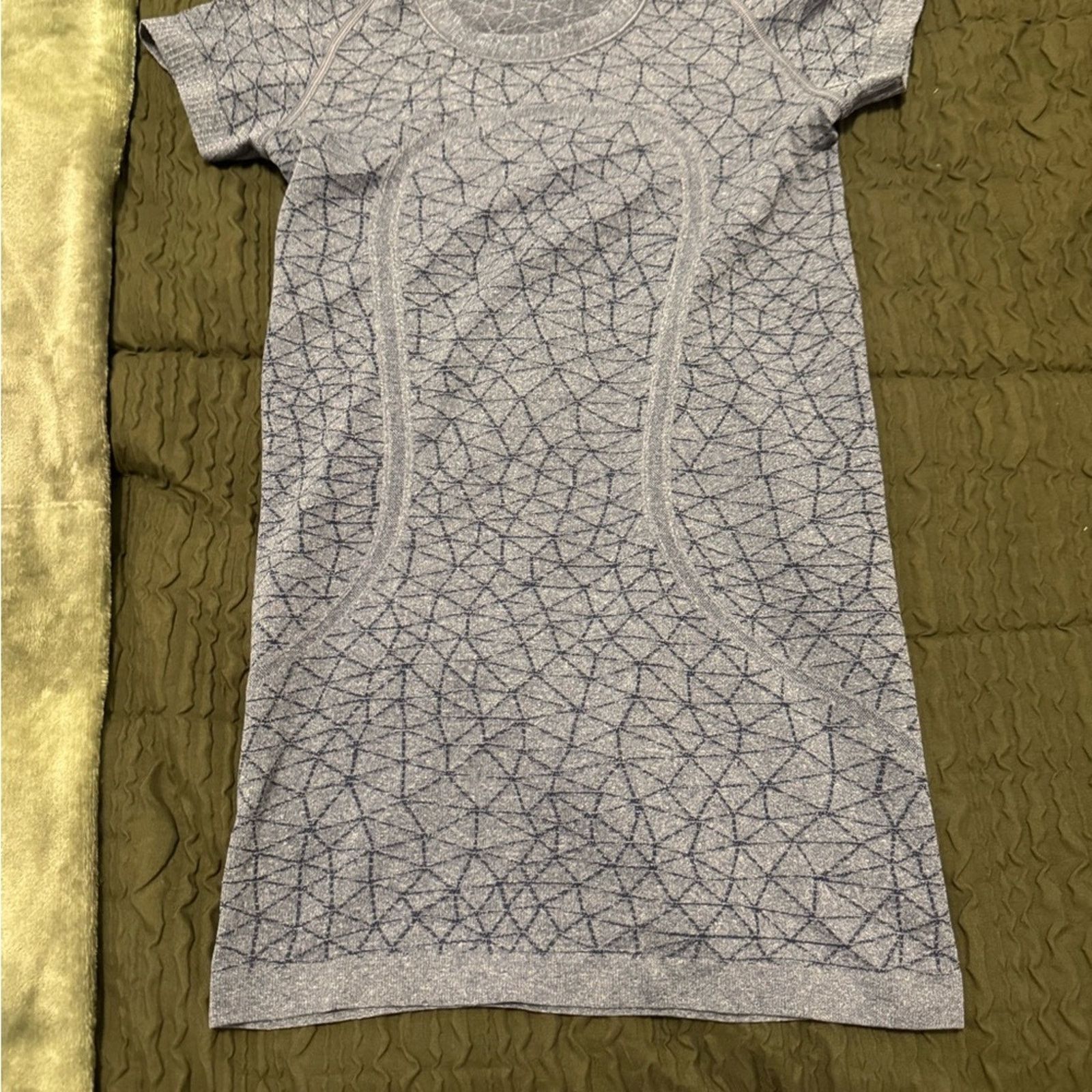 Lululemon 111 - Lululemon Swiftly Tech Short Sleeve Crew size 4 Size 27" / US 4 / IT 40 - 2 Thumbnail
